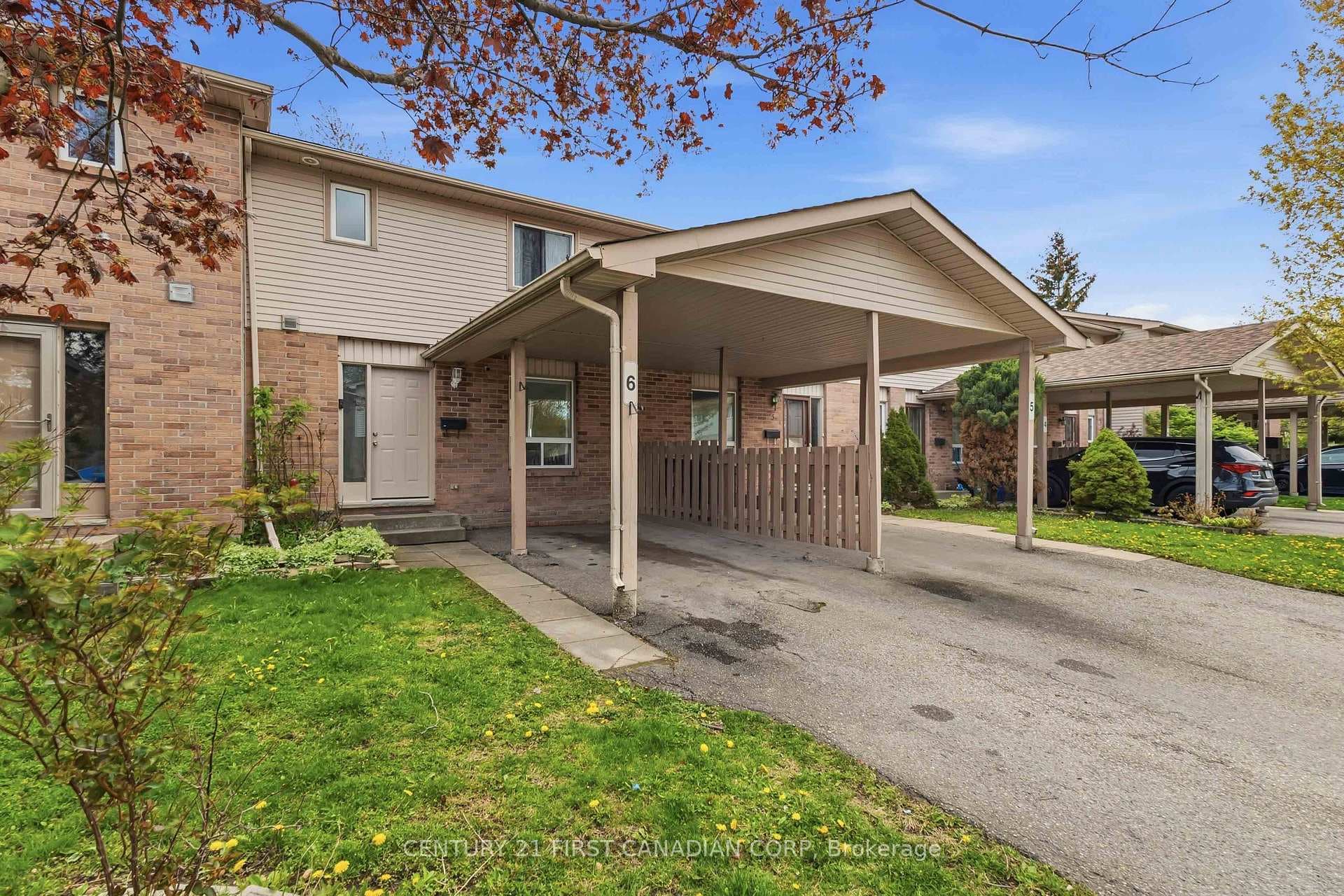 720 Deveron Crescent Unit 6, London South, ON N5Z 4W6 - Photo 1