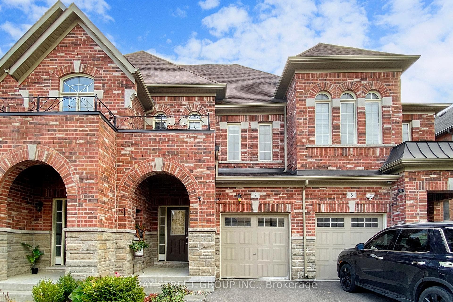 7 Paper Mills Crescent, Richmond Hill, ON L4E 0V5 - Photo 1
