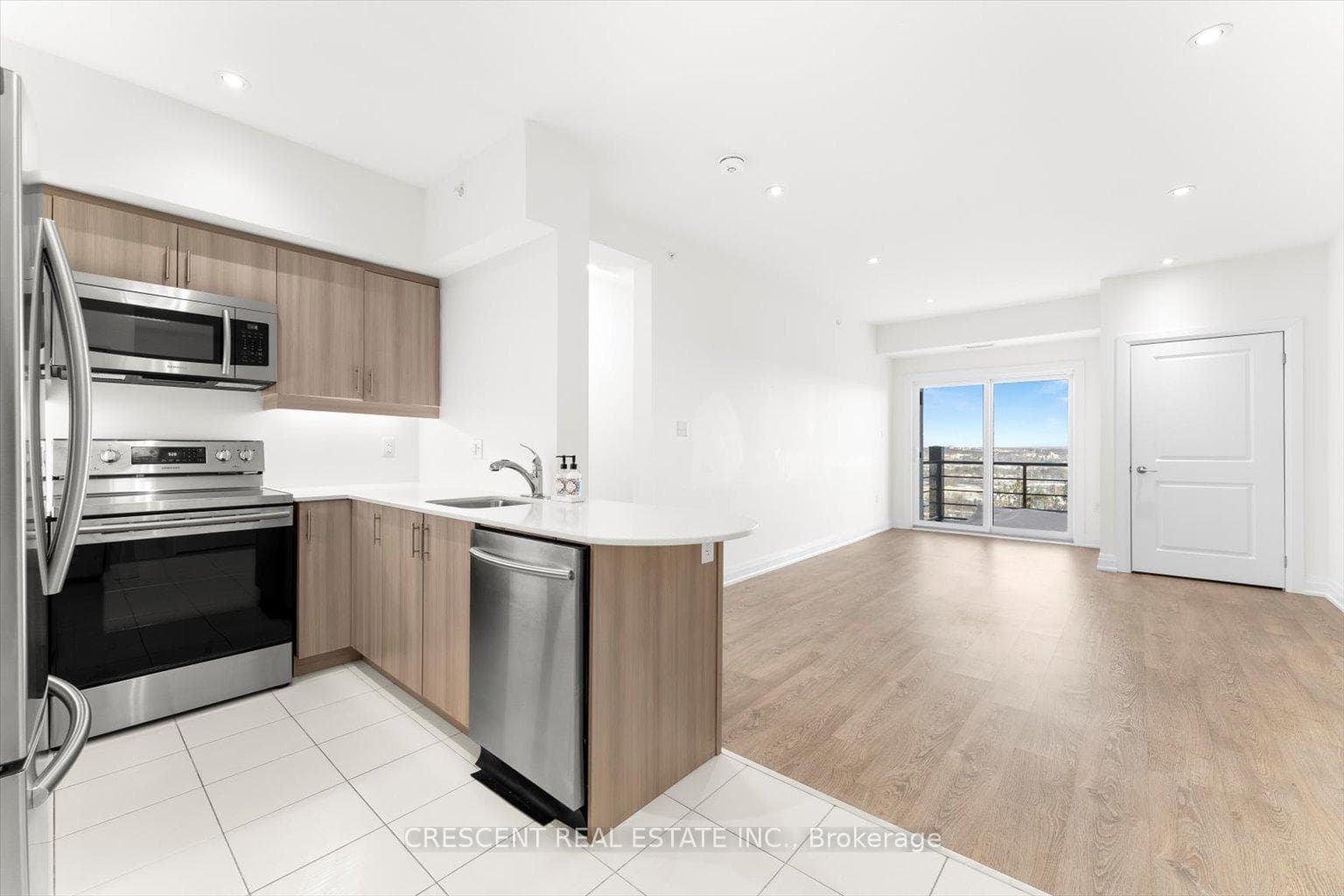 300 Essa Road Unit 604, Barrie, ON L9J 0B9 - Photo 1