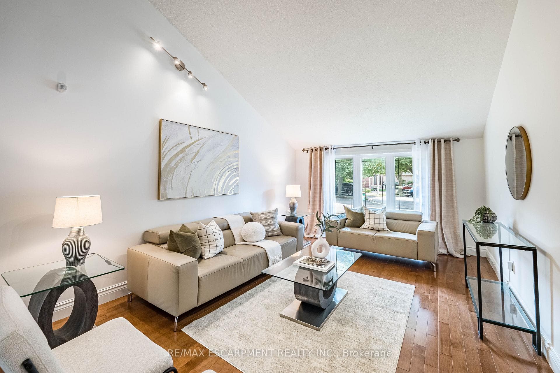 16 Ackrow Court, Etobicoke (Islington / Rexdale), ON M9C 5C4 - Photo 1