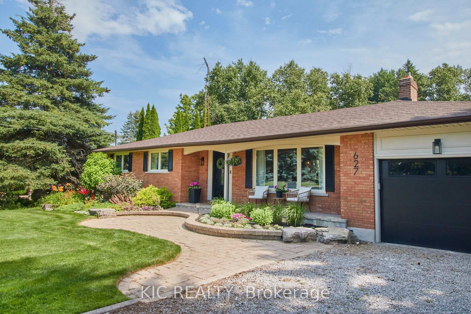 627 Bickle Drive, Oshawa