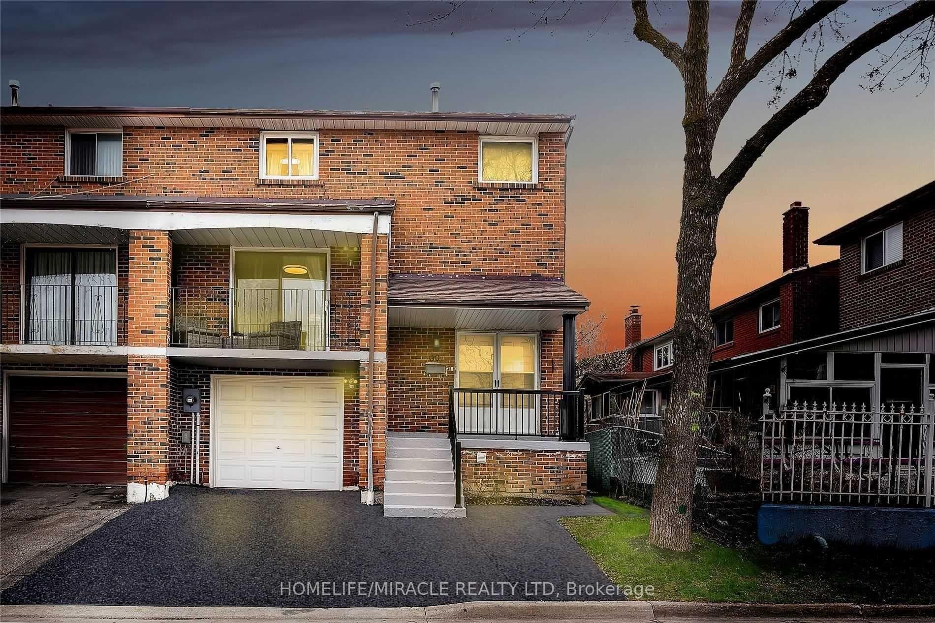 30 Brownridge Crescent, Etobicoke (West Mall / Rexdale), ON M9V 4M5 - Photo 1