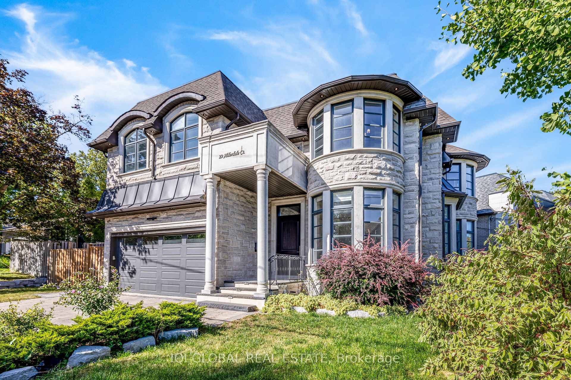 29 Alderdale Court, Don Mills / Parkwoods / Victoria Village, ON M3B 2H8 - Photo 1