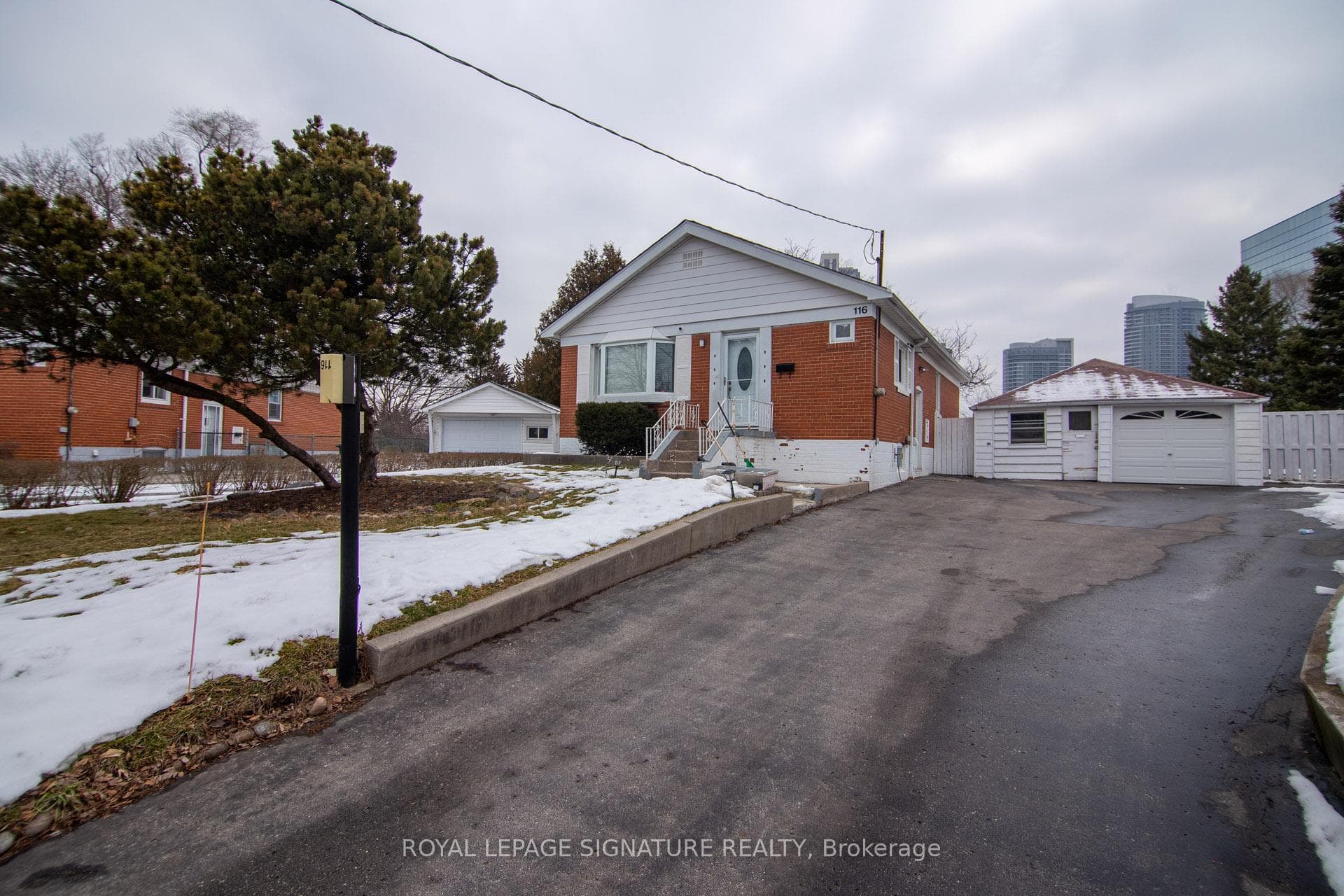 116 Earlton Road Unit Bsmt, Scarborough Village / Eglinton East, ON M1T 2R6 - Photo 1