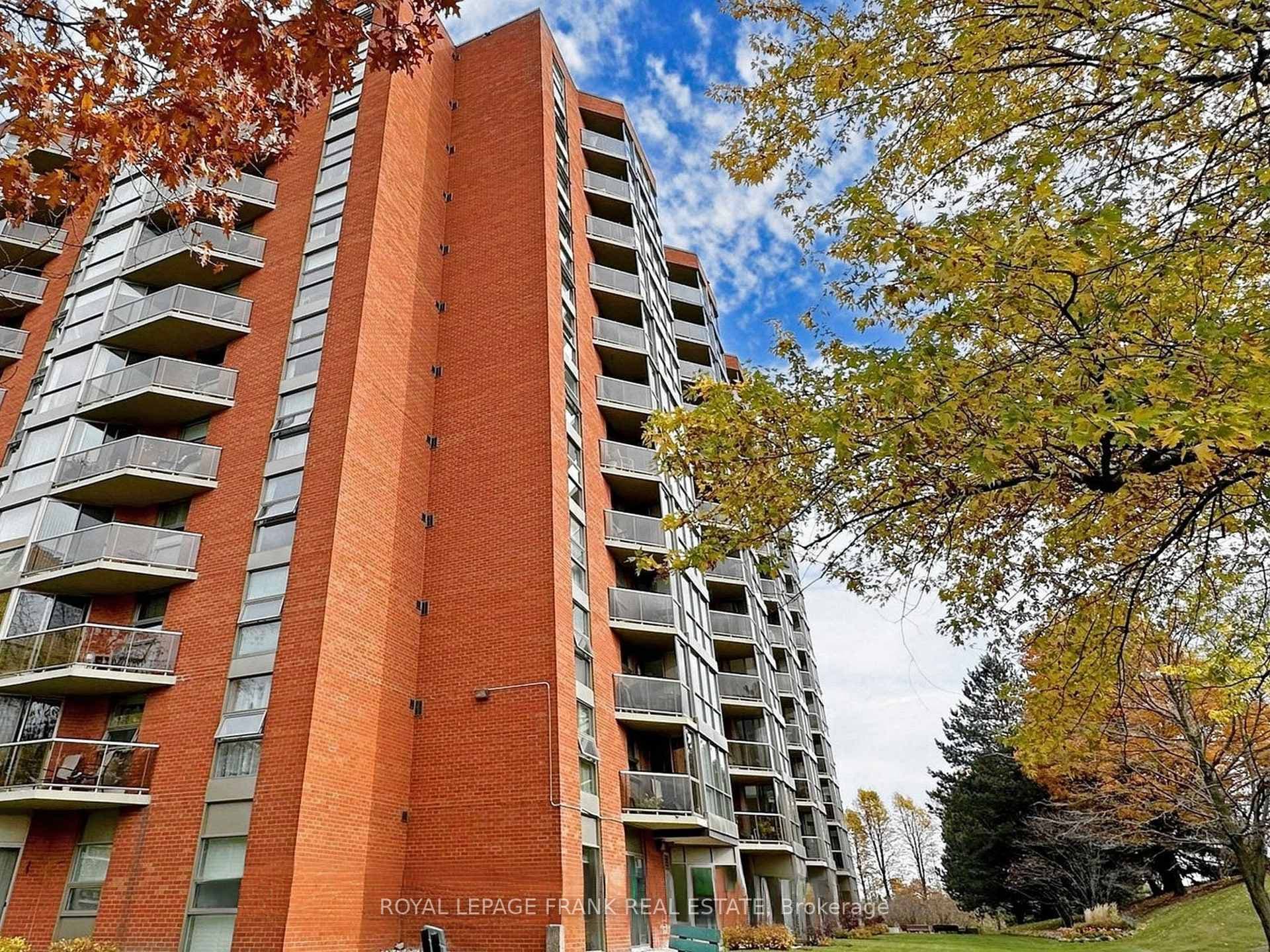 20 Dean Park Road Unit 819, Scarborough (Morningside / West Hill), ON M1B 3G9 - Photo 1