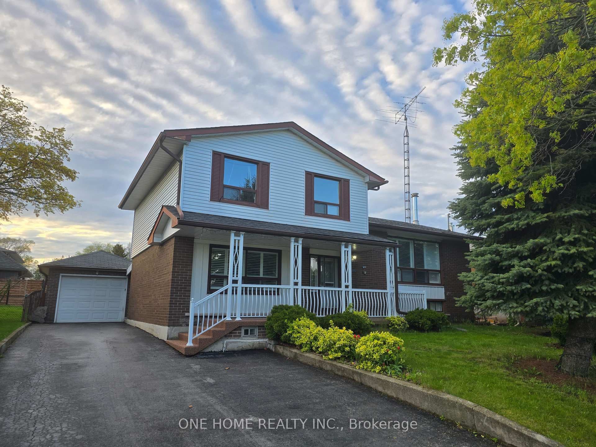 223 Elmwood Road, Oakville
