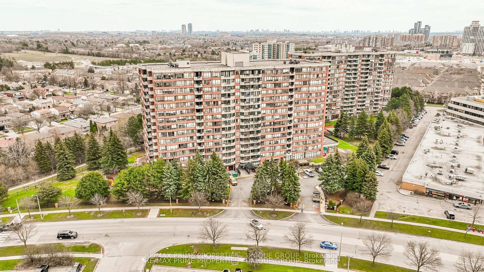 33 Weldrick Road Unit 209, Richmond Hill