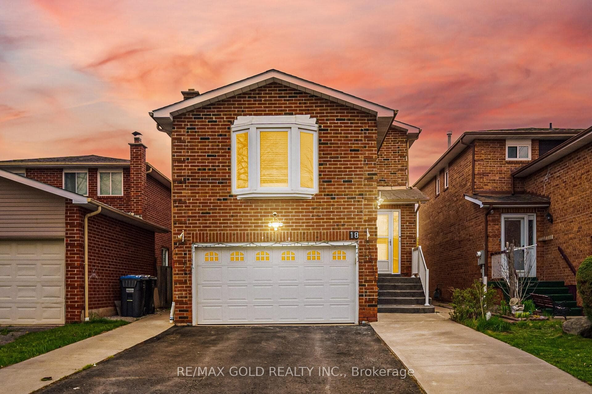18 Mcgraw Avenue, Brampton, ON L6X 3M4 - Photo 1