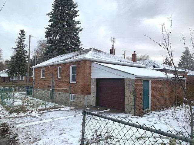 46 Medhurst Road Unit Bsmt, Danforth / East York, ON M4B 1B1 - Photo 1