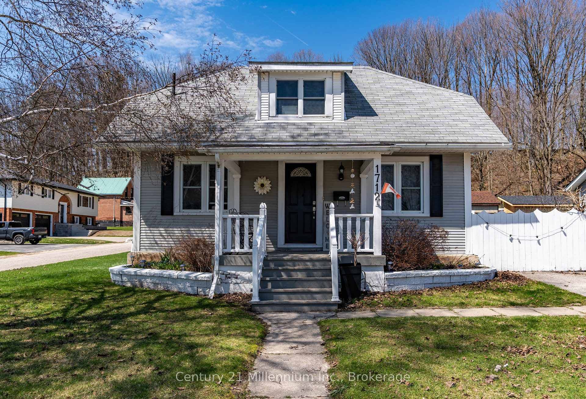 1712 5th Avenue, Owen Sound, ON N4K 5B8 - Photo 1