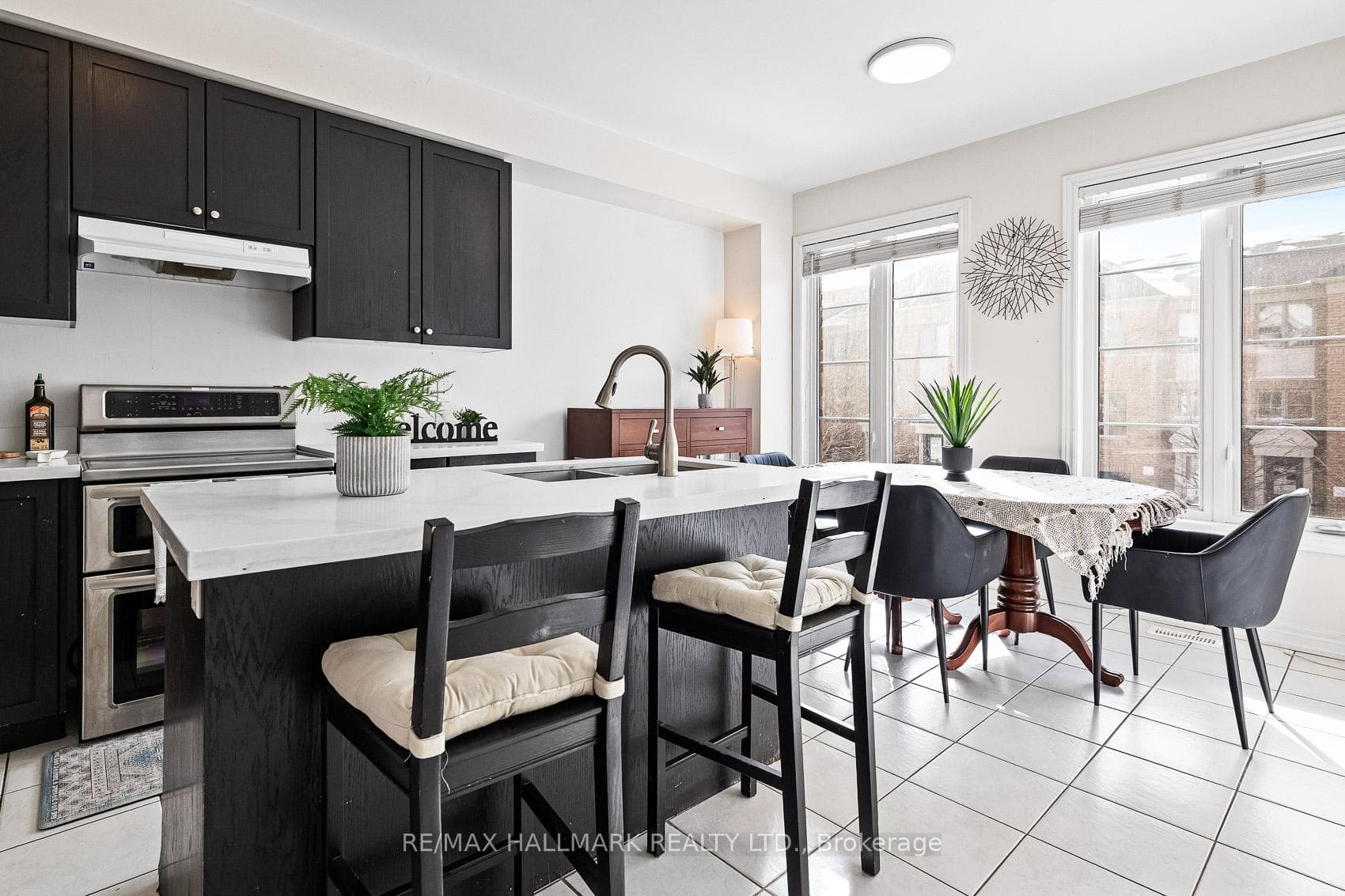 60 Belanger Crescent, Dorset Park / Kennedy Park, ON M1L 0H3 - Photo 1