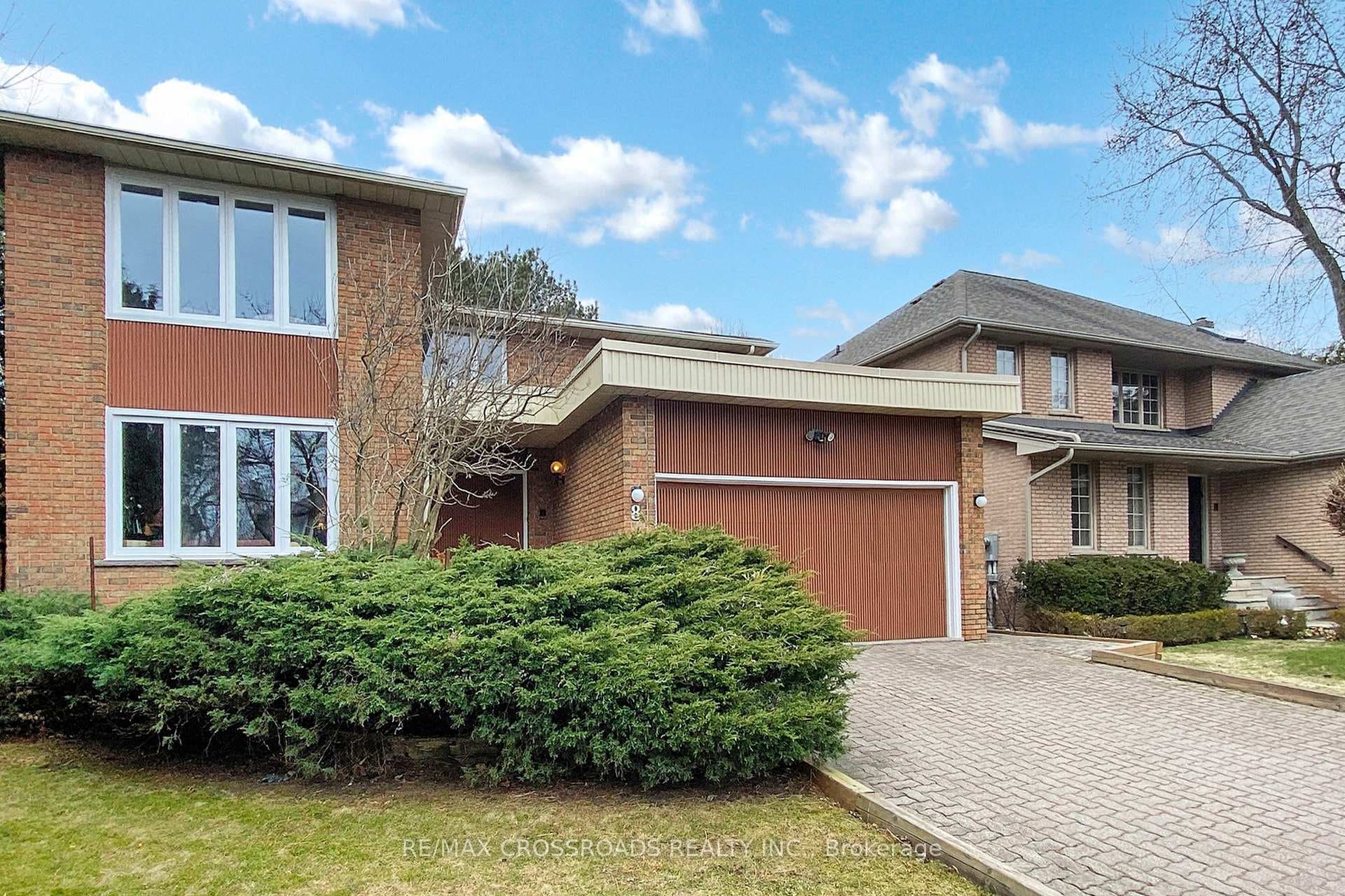 8 Orchid Court, Bridle Path / York Mills / Hoggs Hollow, ON M2L 2X8 - Photo 1