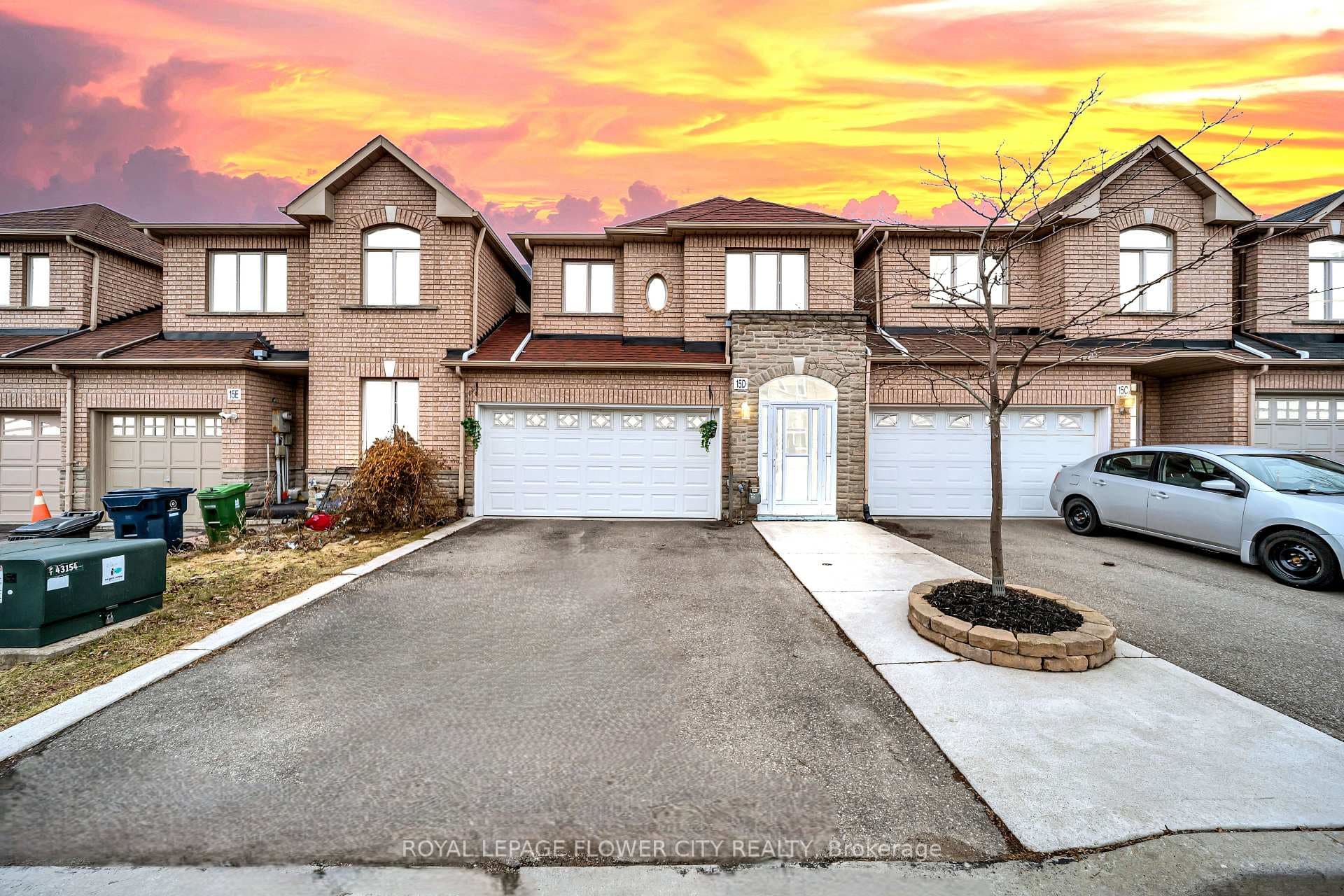 15D View Green Crescent, Etobicoke (West Mall / Rexdale), ON M9W 7E1 - Photo 1