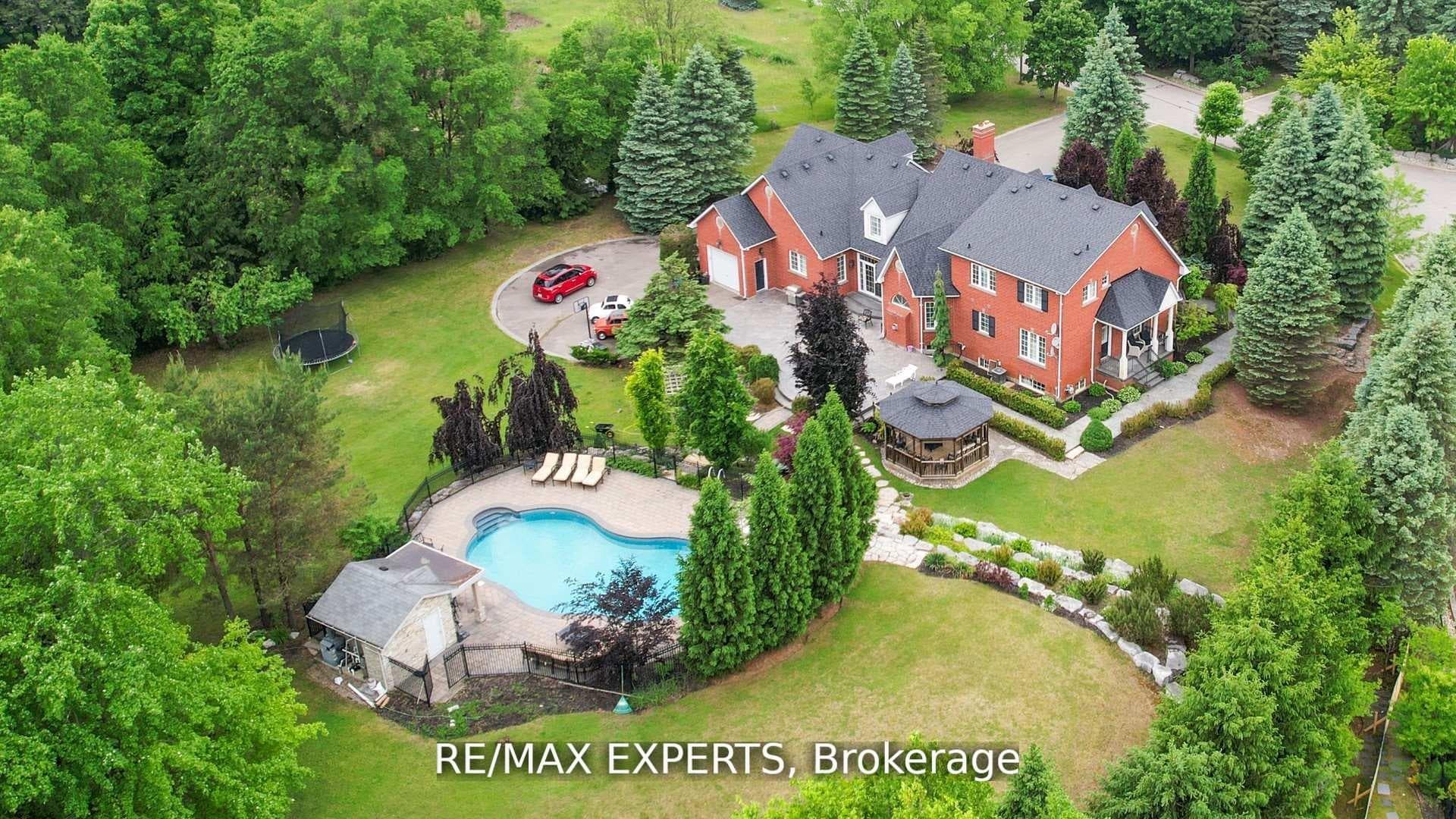 27 Theresa Circle, Vaughan, ON L0J 1C0 - Photo 1