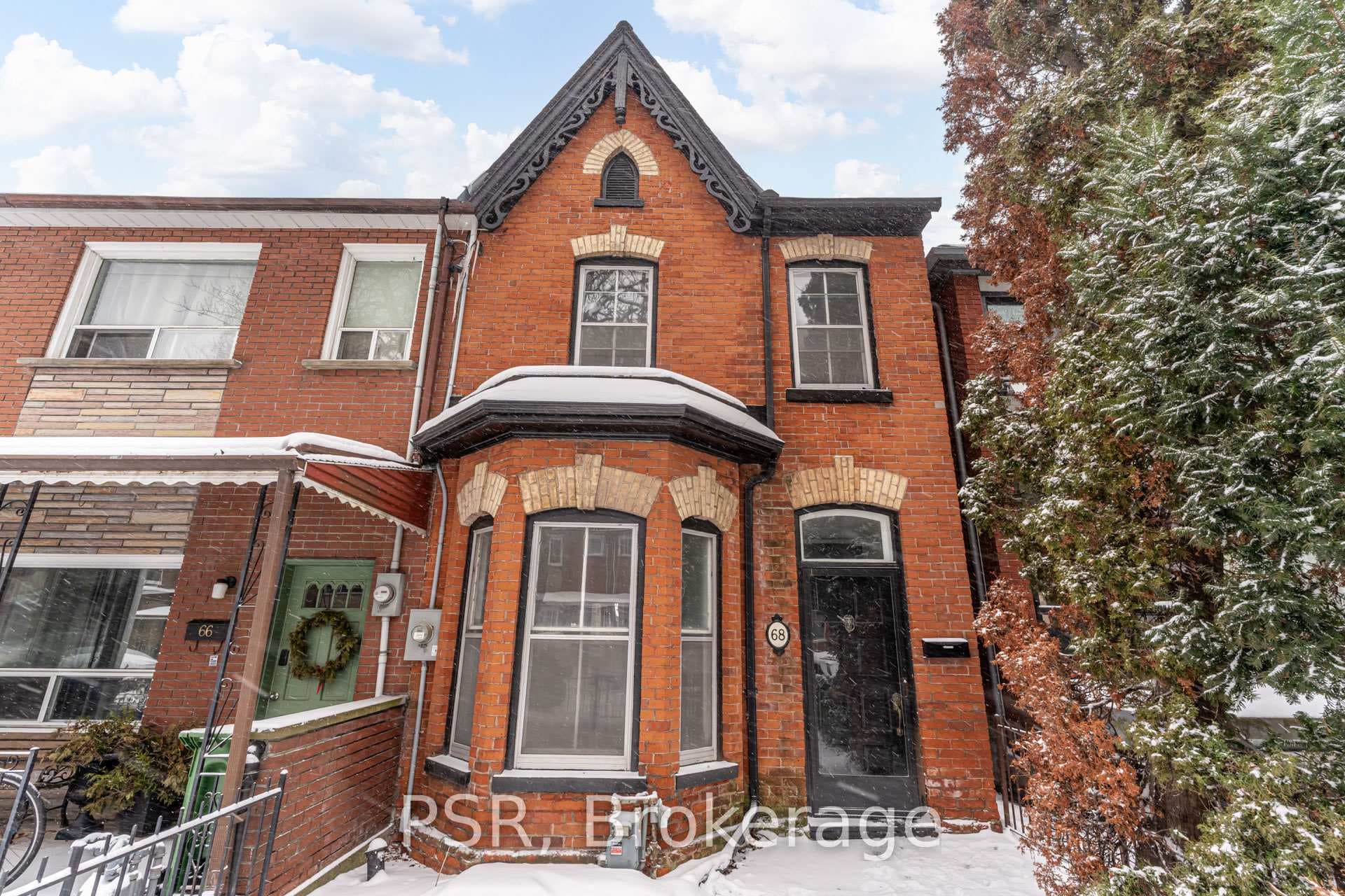 68 Brookfield Street, Toronto C01
