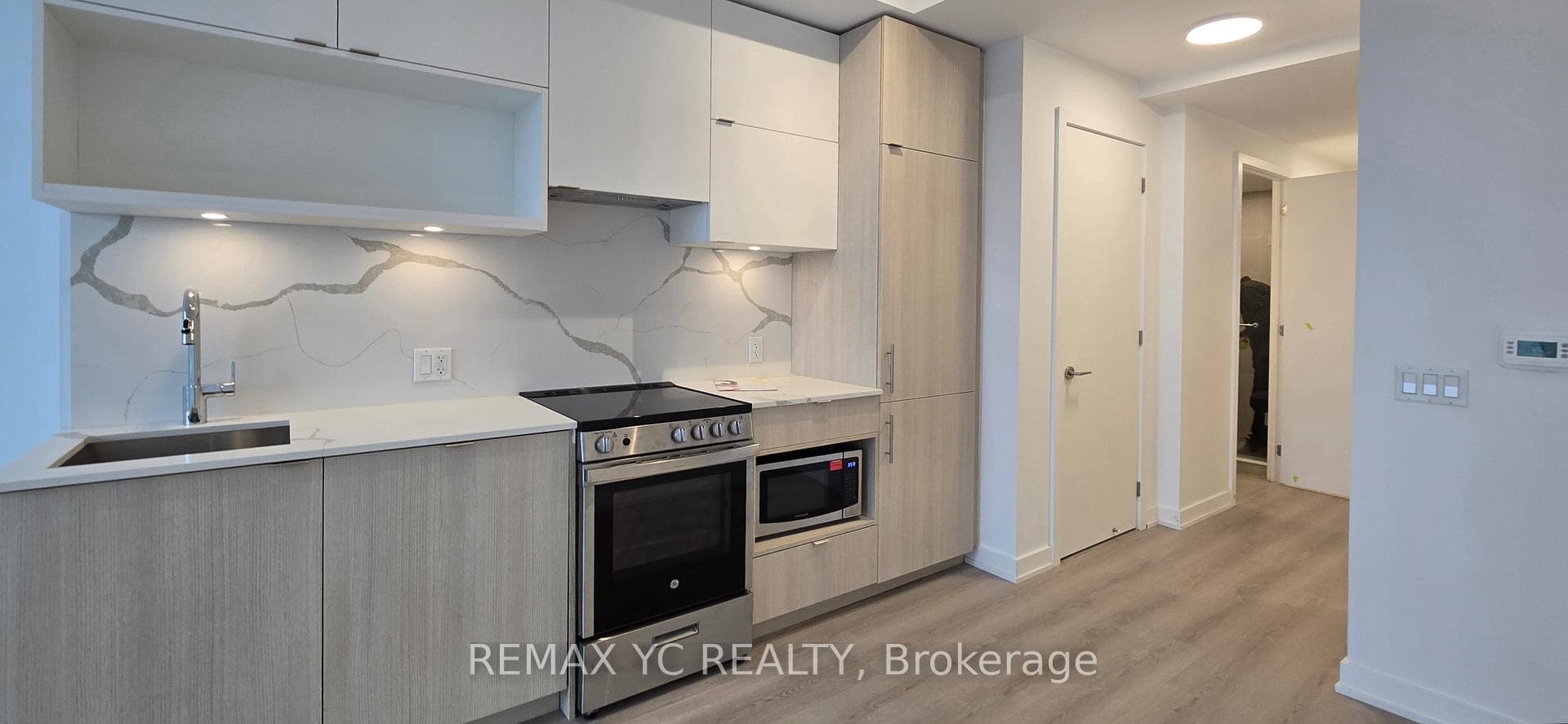 100 Queen Street Unit 3505, Regent Park / Cabbagetown / St. James Town, ON M5C 0B5 - Photo 1