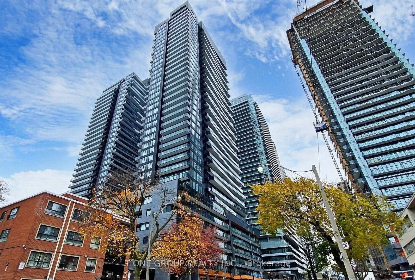 117 Broadway Avenue Unit 2711, Leaside / Davisville, ON M4P 1V4 - Photo 1
