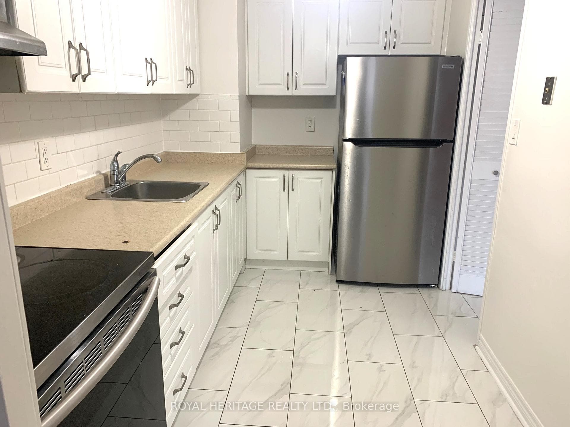 1 Massey Square Unit 314, Danforth / East York, ON M4C 5L4 - Photo 1