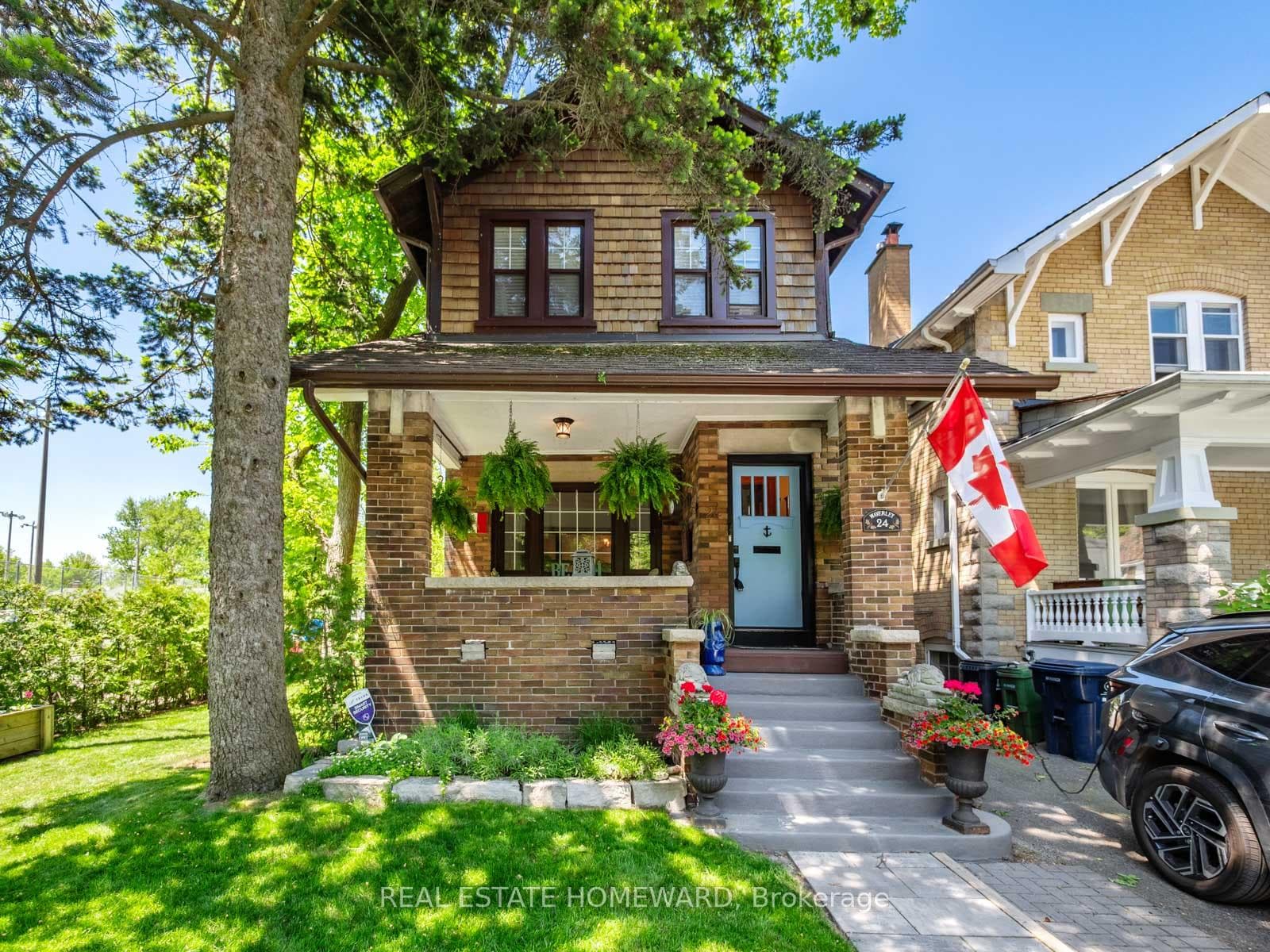 24 Waverley Road, The Beaches / Upper Beaches, ON M4L 3T1 - Photo 1