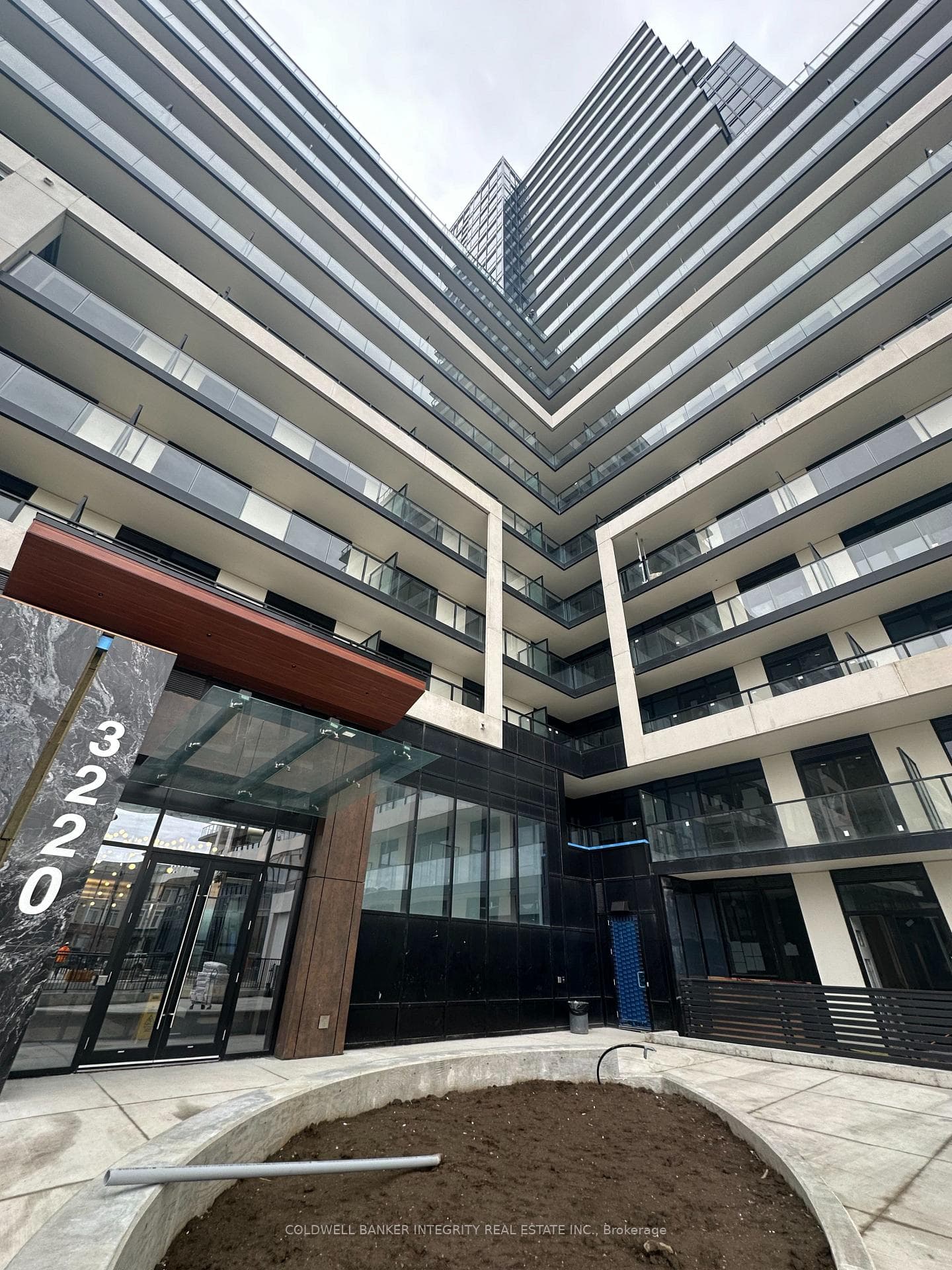 3220 William Coltson Avenue Unit 821, Oakville