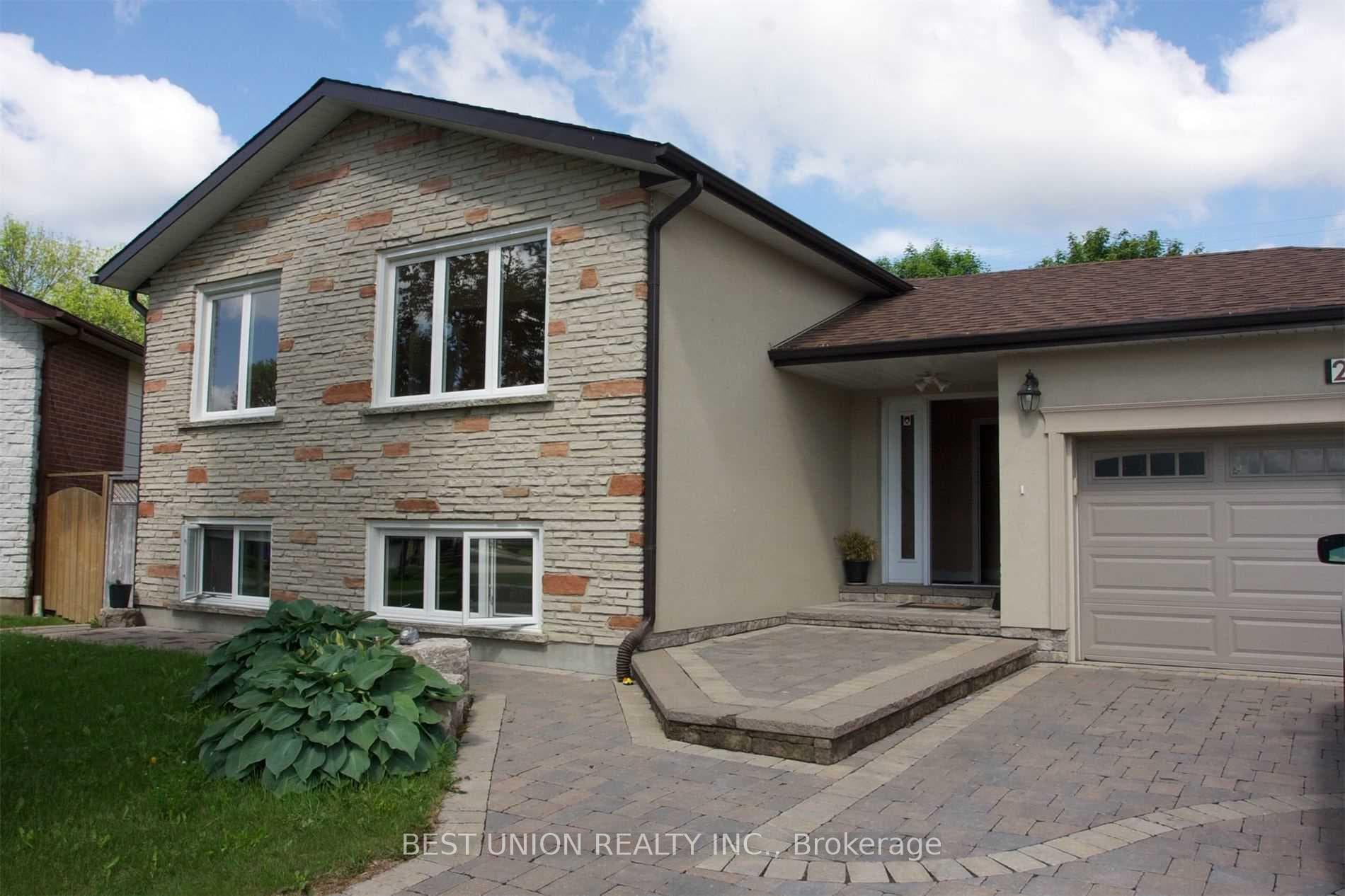 2636 Crystalburn Avenue Unit upper unit, Mississauga, ON L5B 2N8 - Photo 1