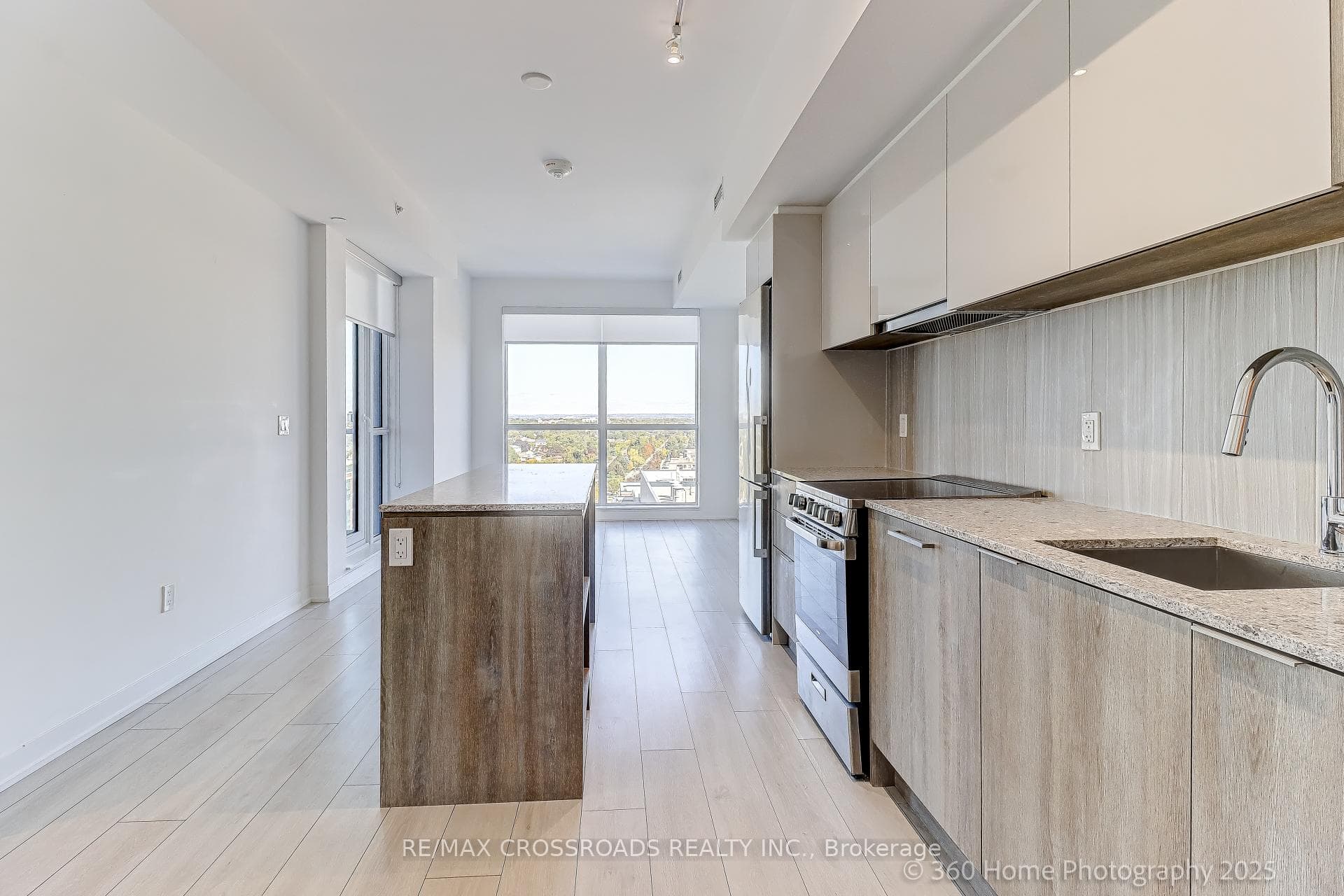 31 Tippett Road Unit 1306, North York (Bathurst Manor / Clanton Park), ON M3H 0C8 - Photo 1
