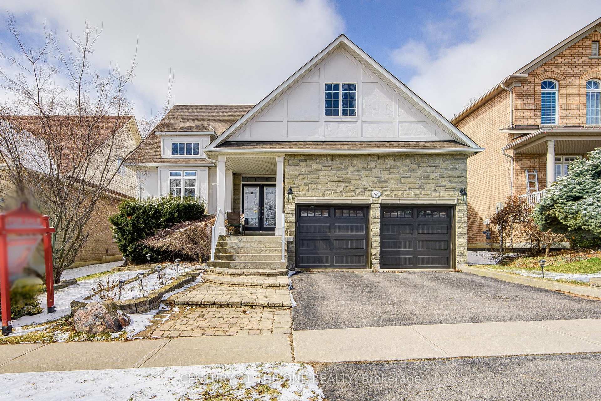 58 Shadow Falls Drive, Richmond Hill
