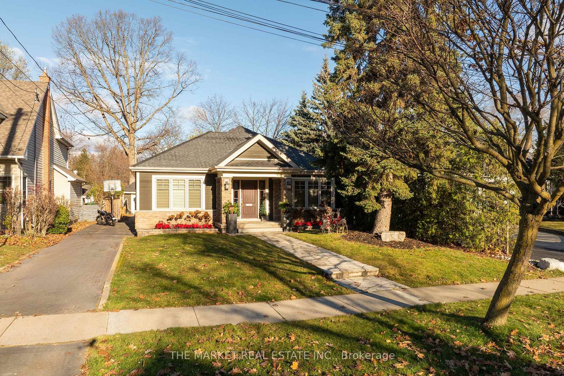 415 Queen Mary Drive, Oakville, ON L6K 3M2 - Photo 1