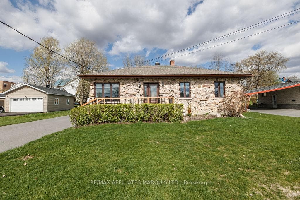 137 Park Avenue, North Glengarry, ON K0C 1A0 - Photo 1