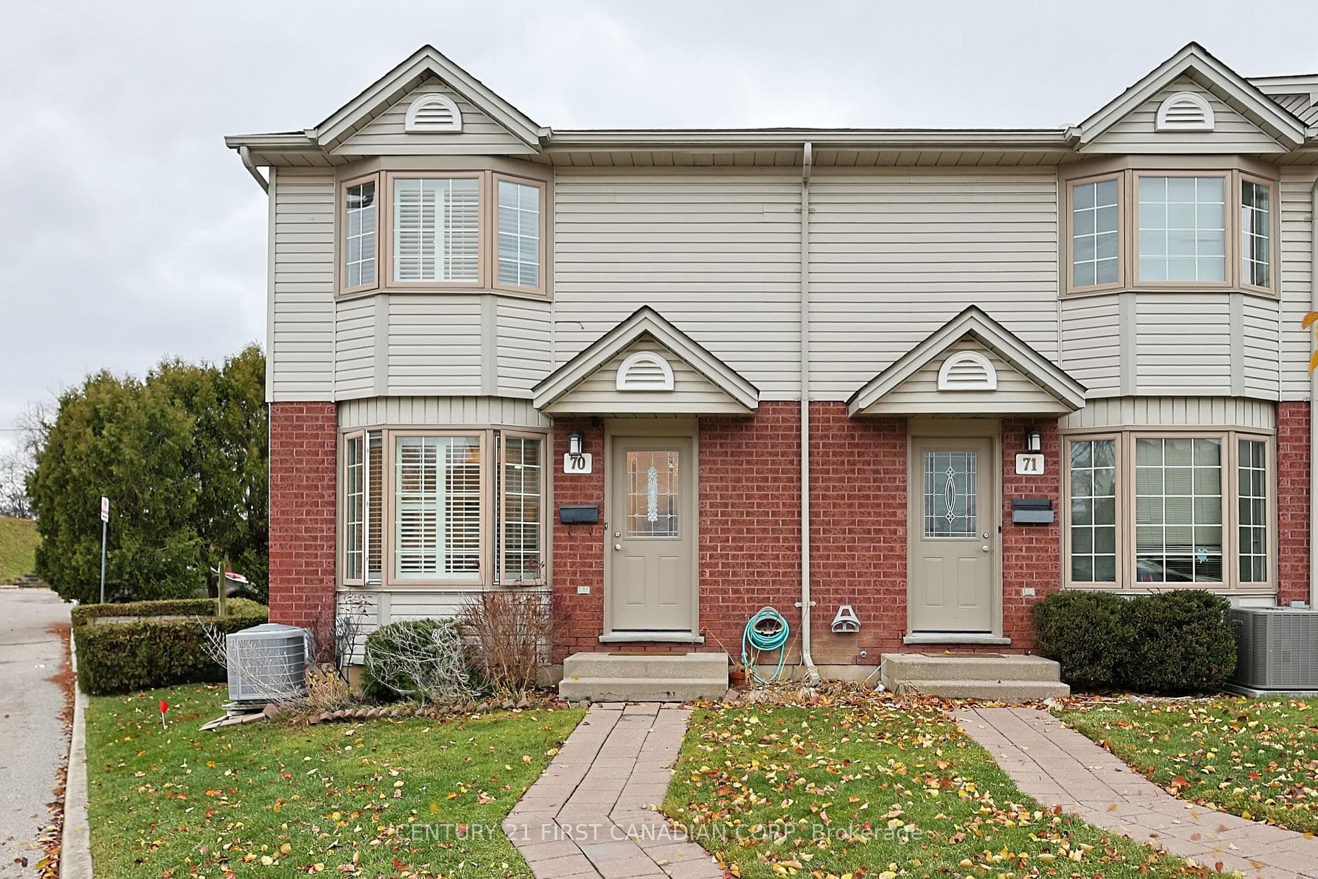 70 CHAPMAN Court Unit 70, London North, ON N6G 4Z4 - Photo 1