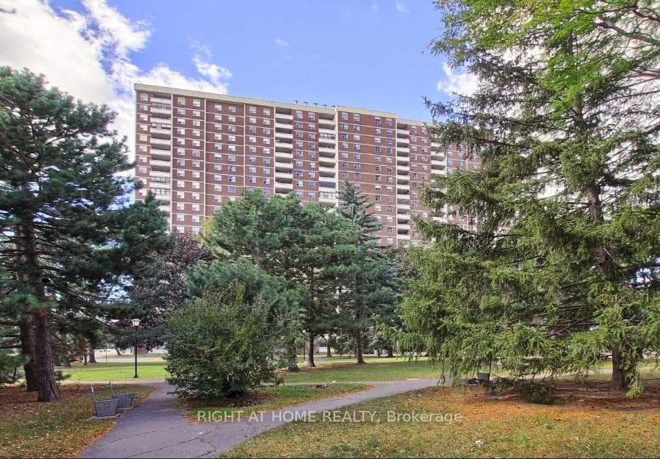 205 Hilda Avenue Unit 806, Thornhill / Willowdale, ON M2M 4B1 - Photo 1