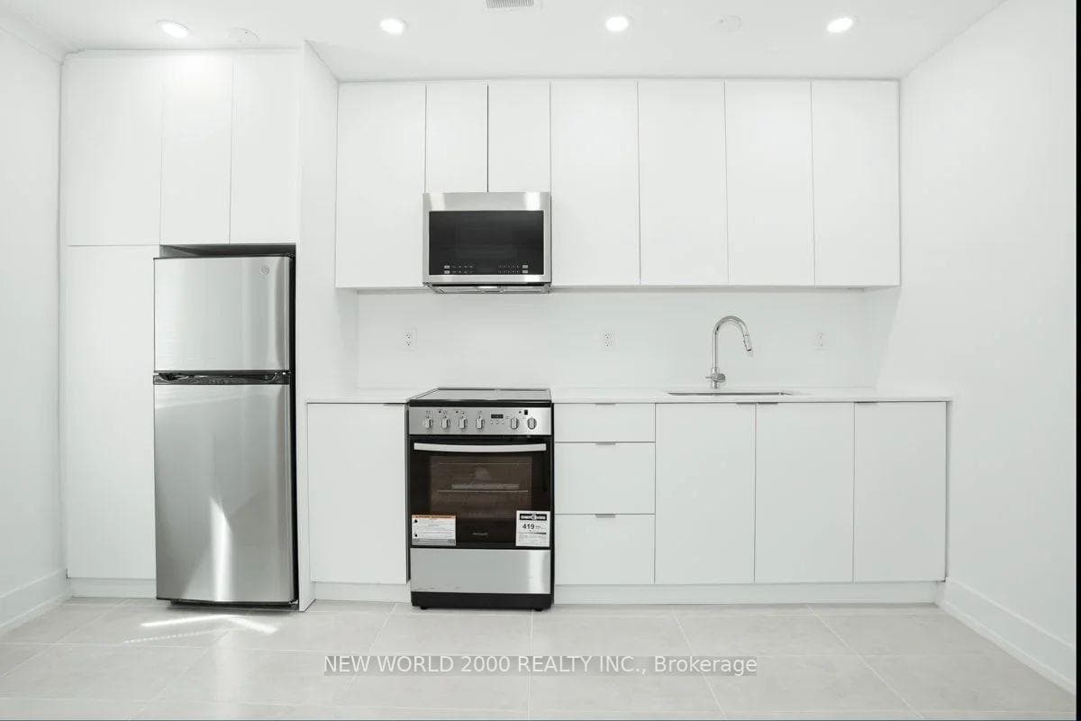 49 Glen Elm Avenue Unit 117, Rosedale / Moore Park, ON M4T 1V2 - Photo 1