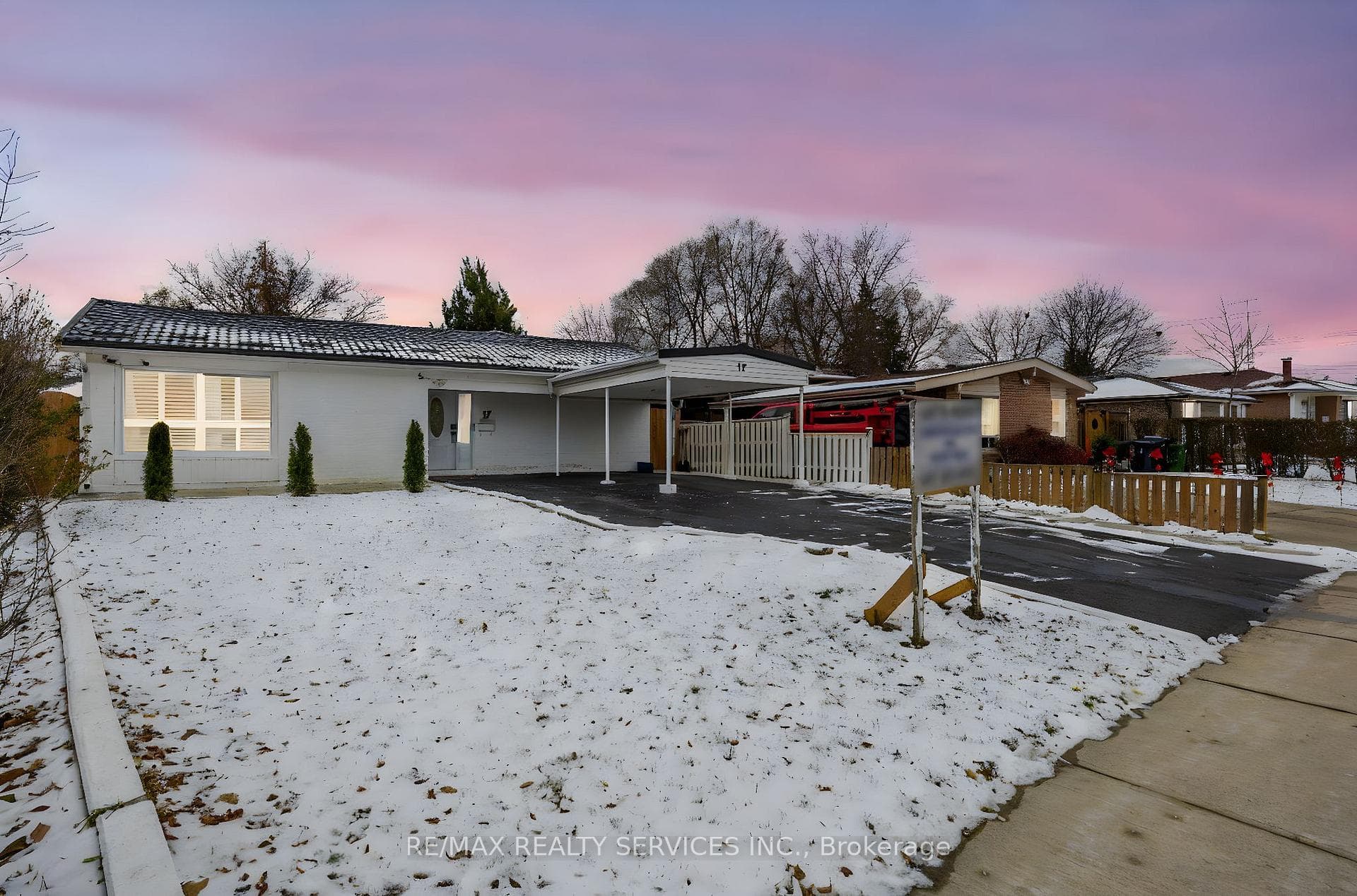 17 Avening Drive, Etobicoke (West Mall / Rexdale), ON M9V 1Y2 - Photo 1