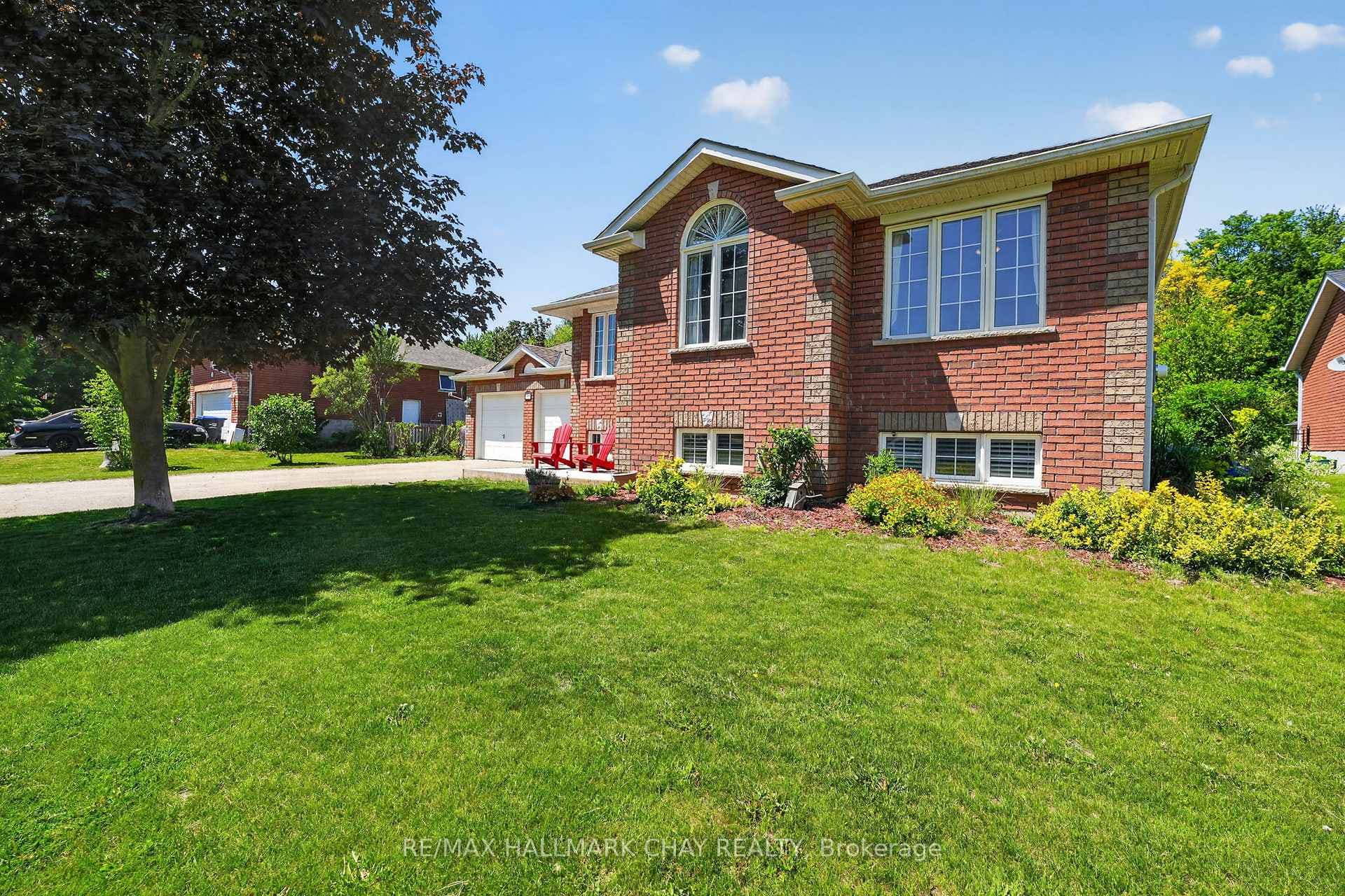 55 Burbank Circle, Adjala-Tosorontio, ON L0M 1J0 - Photo 1
