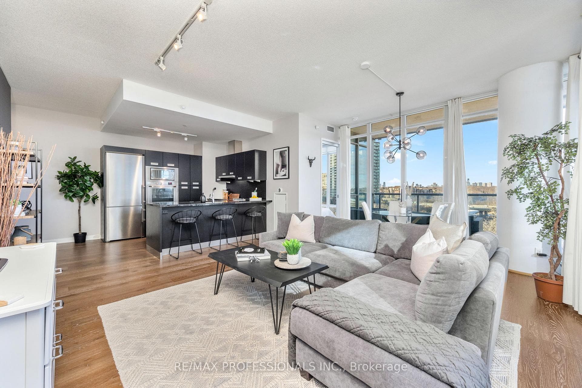 88 Park Lawn Road Unit 911, Liberty Village / Parkdale / South Parkdale, ON M8Y 0B5 - Photo 1