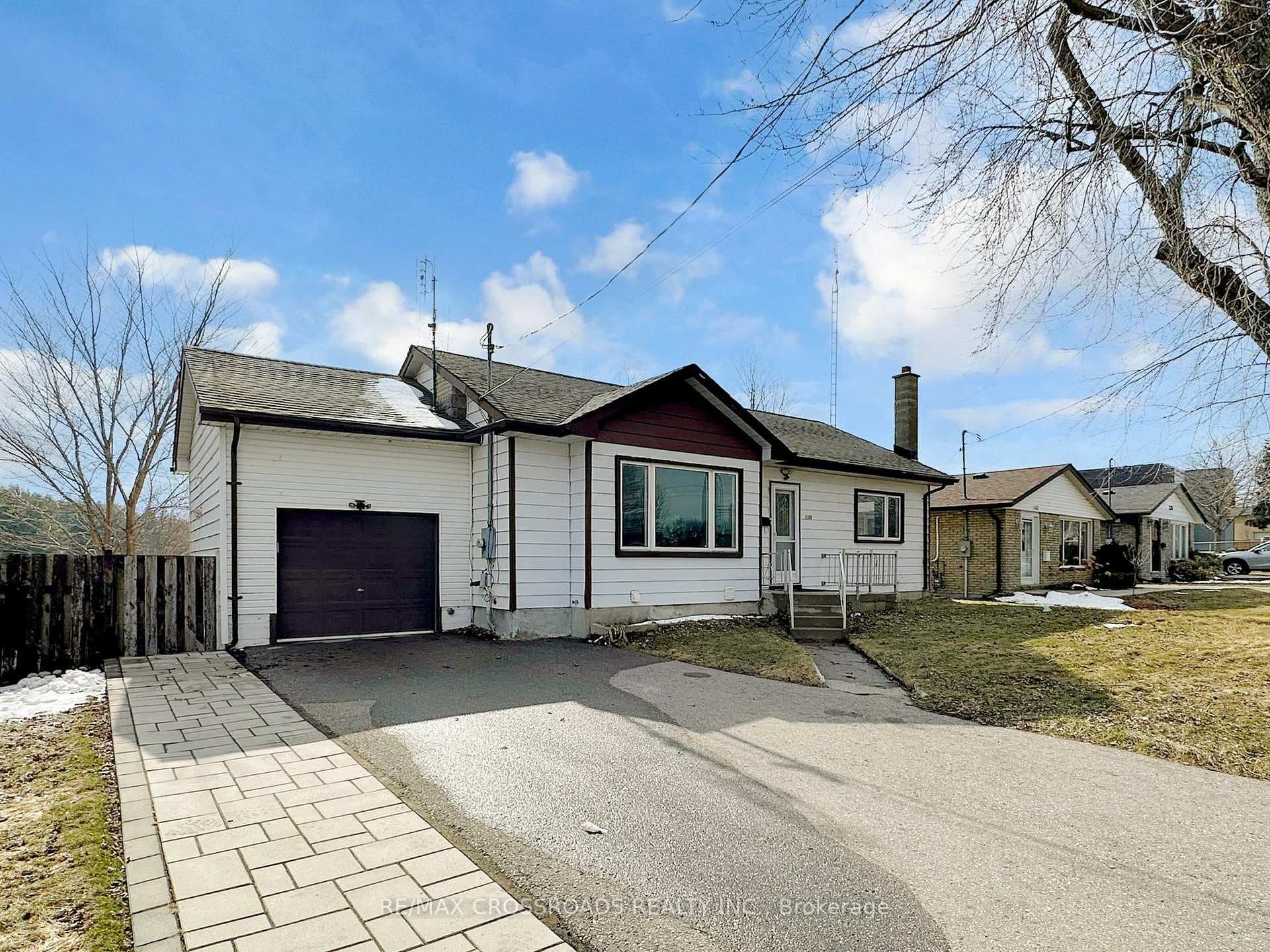 1386 Simcoe Street, Oshawa, ON L1H 4M4 - Photo 1