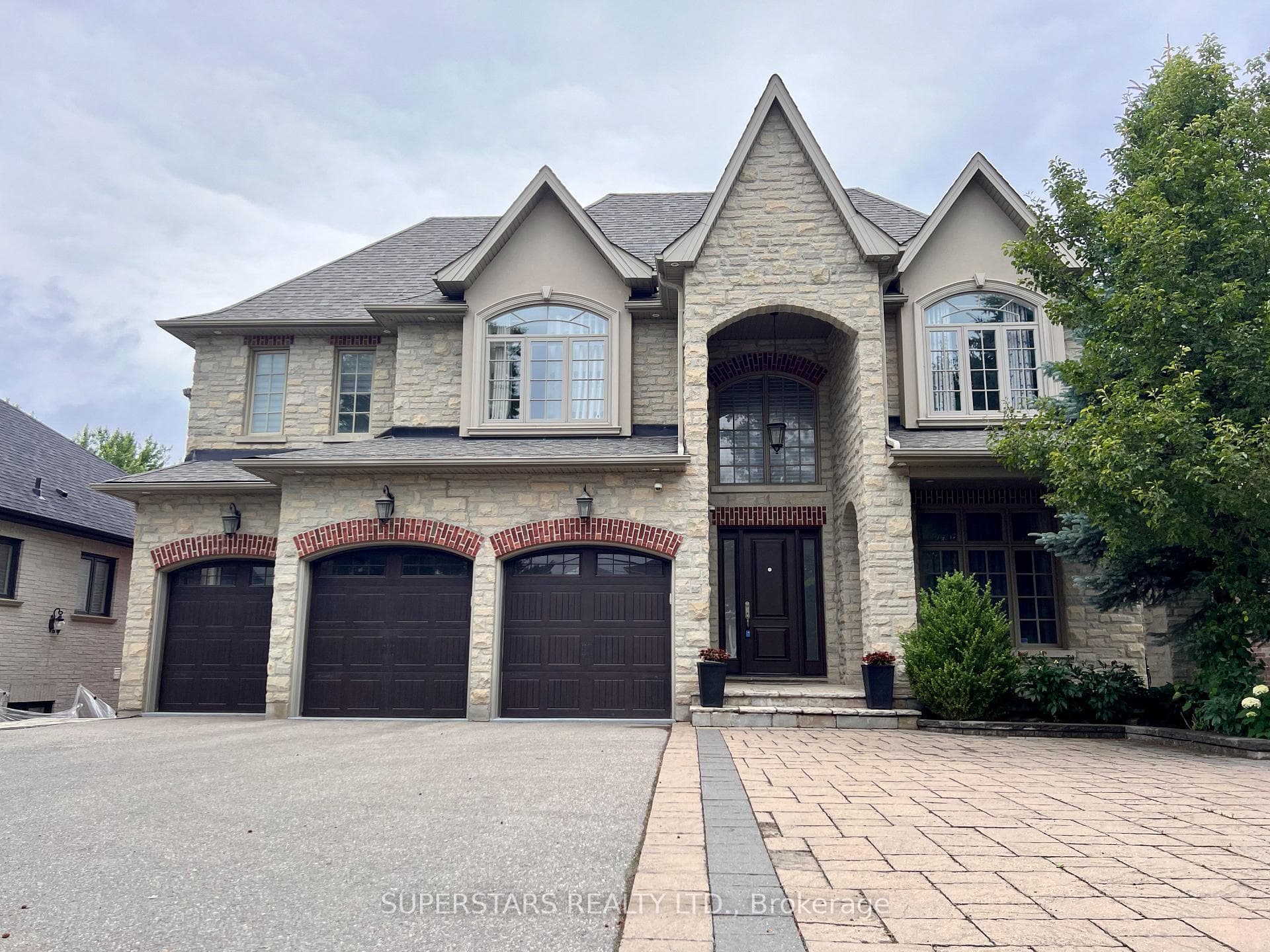 42 Puccini Drive, Richmond Hill