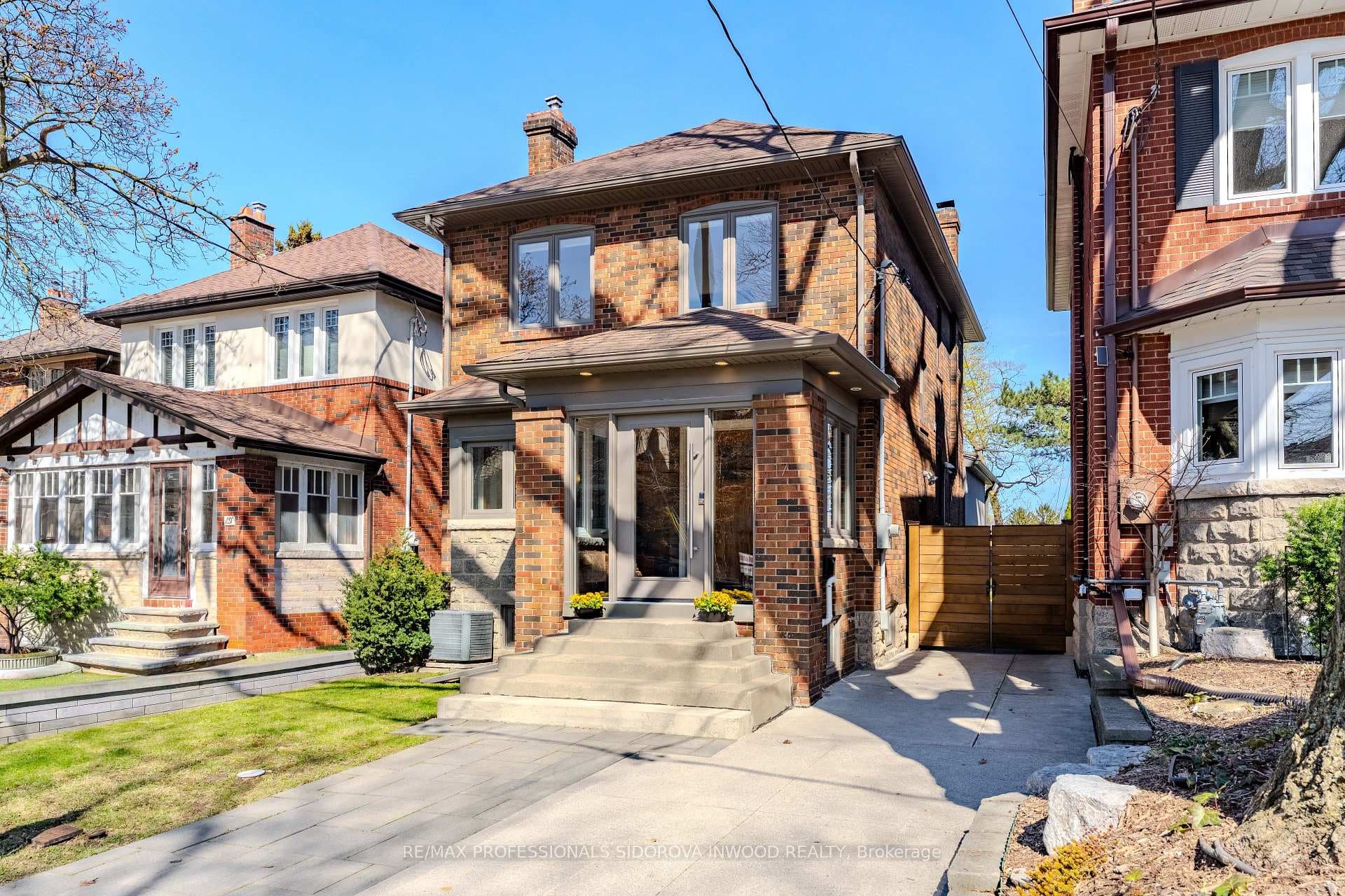 17 Mossom Road, Toronto W01