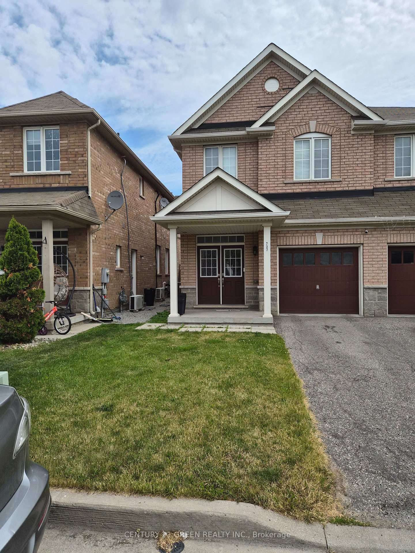 737 Agnew Crescent, Milton