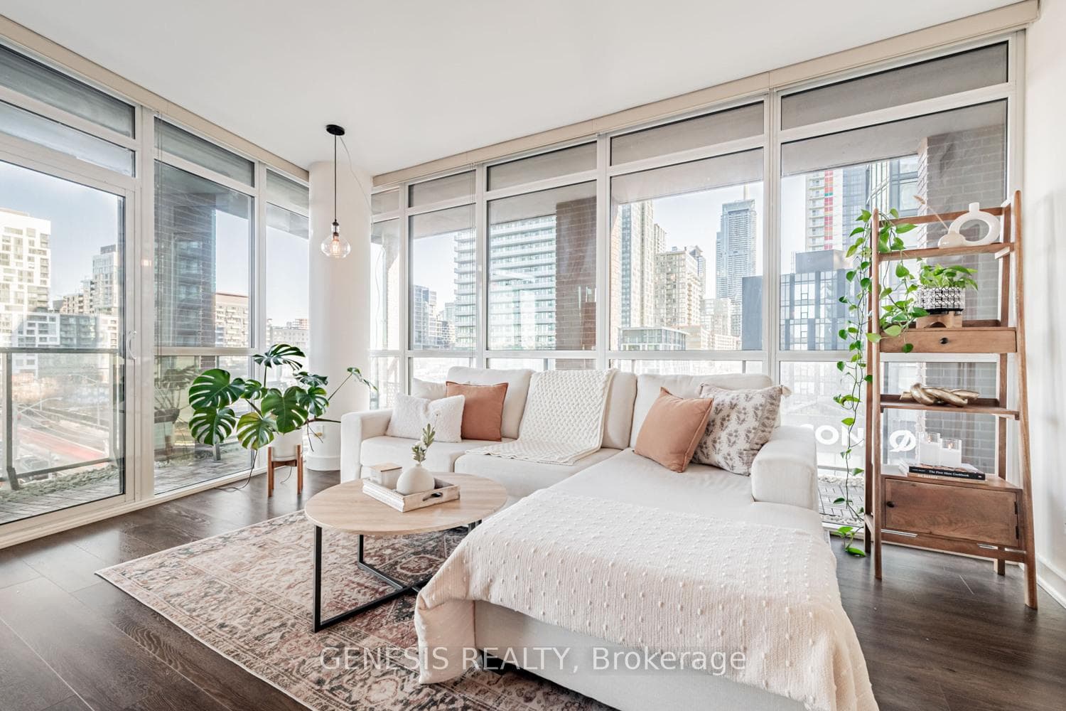 169 Fort York Boulevard Unit 602, Downtown Toronto / Waterfront, ON M5V 0C8 - Photo 1