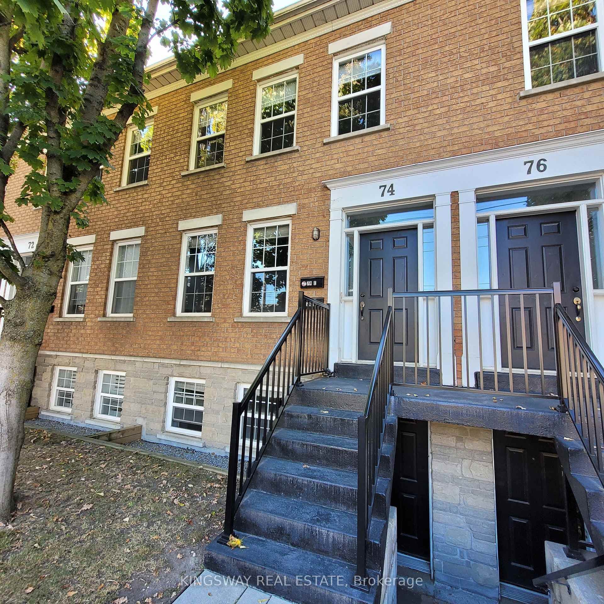 74B Coxwell Avenue, Toronto E01