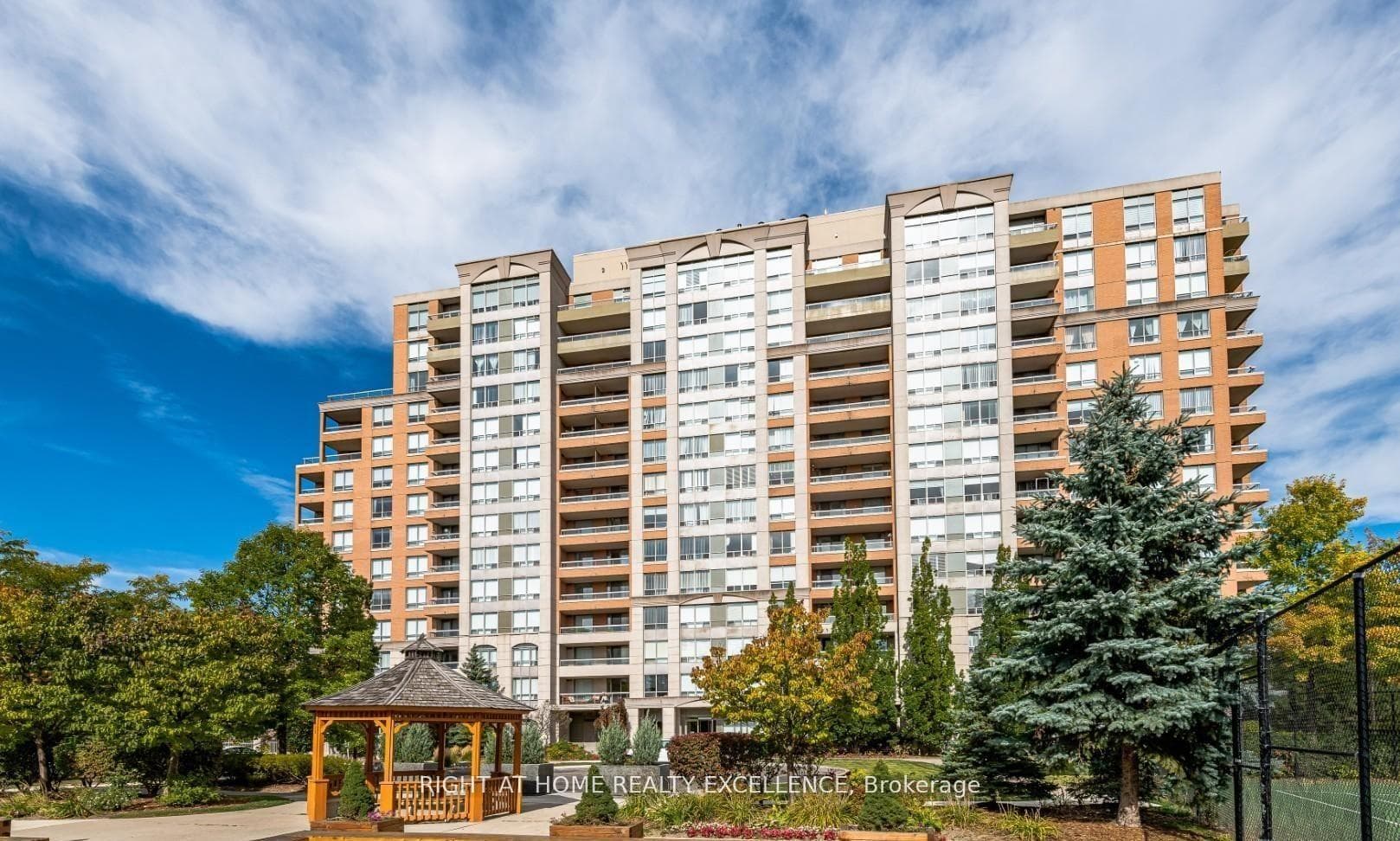 29 Northern Heights Drive Unit 806, Richmond Hill, ON L4B 4L8 - Photo 1