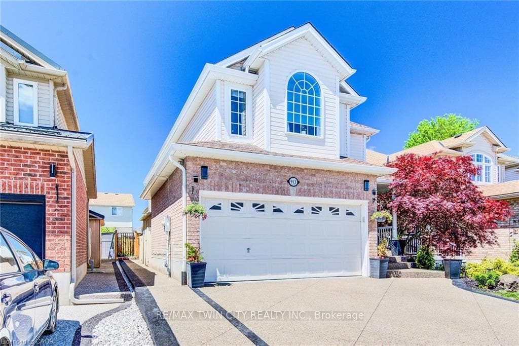 913 COPPER LEAF Crescent, Kitchener, ON N2E 3W1 - Photo 1