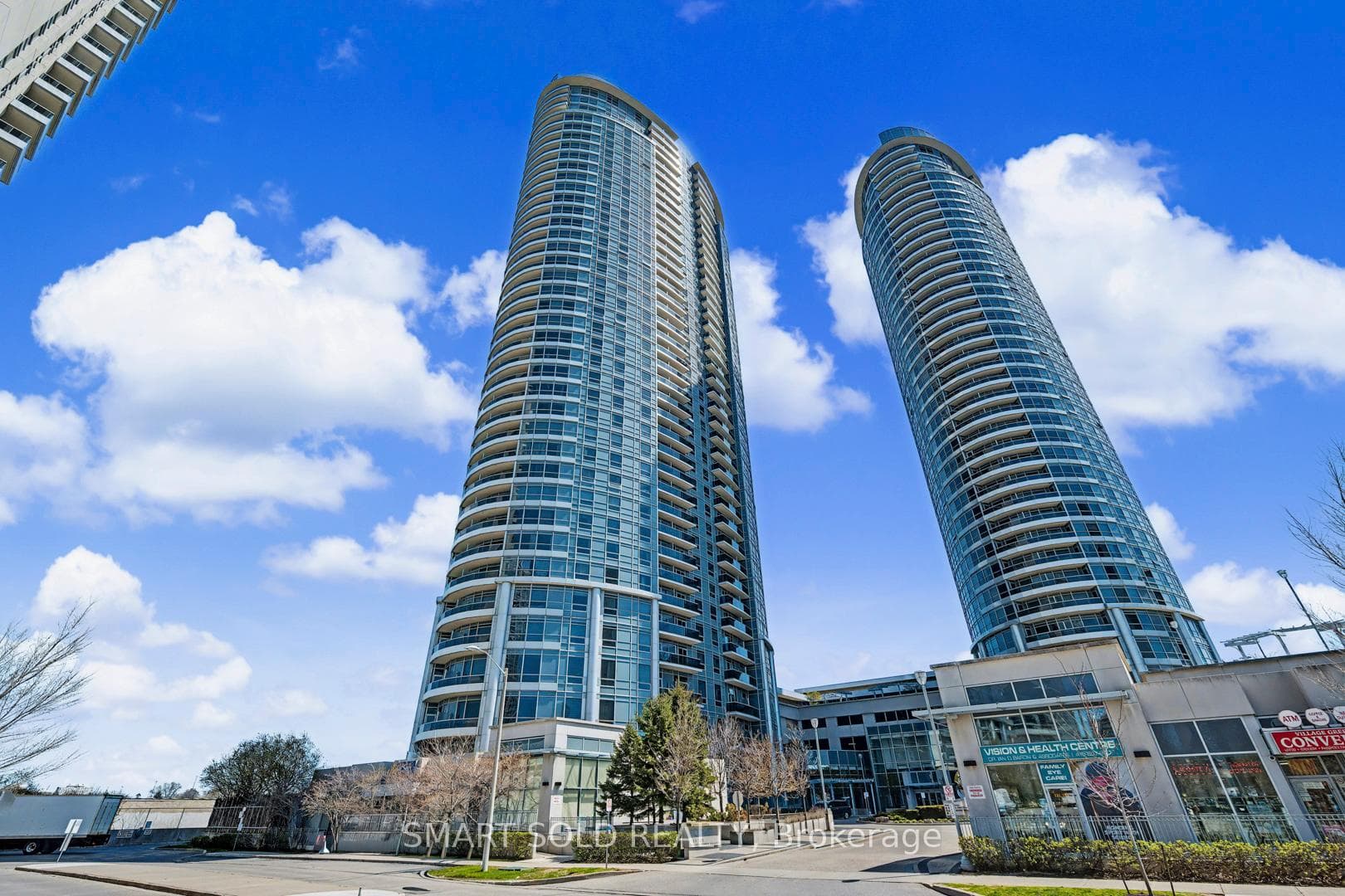135 Village Green Square Unit 822, Agincourt / Milliken, ON M1S 0G4 - Photo 1