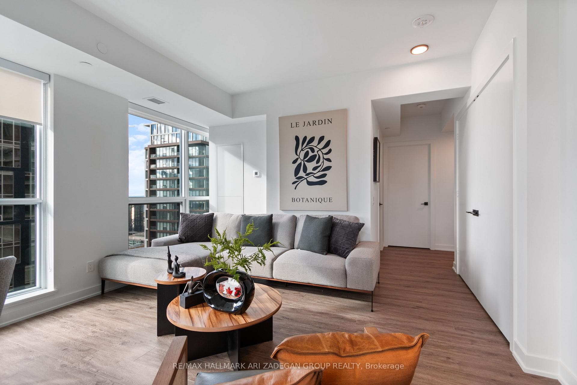 327 King Street Unit 4402, Downtown Toronto / Waterfront, ON M5V 0W7 - Photo 1