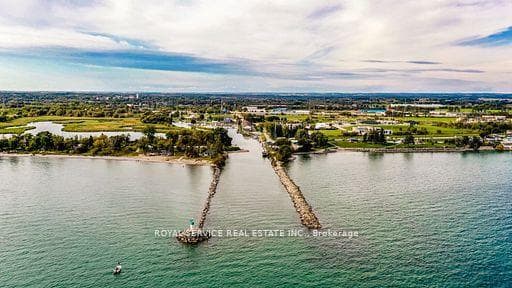 Port Darlington Harbour - channel entrance