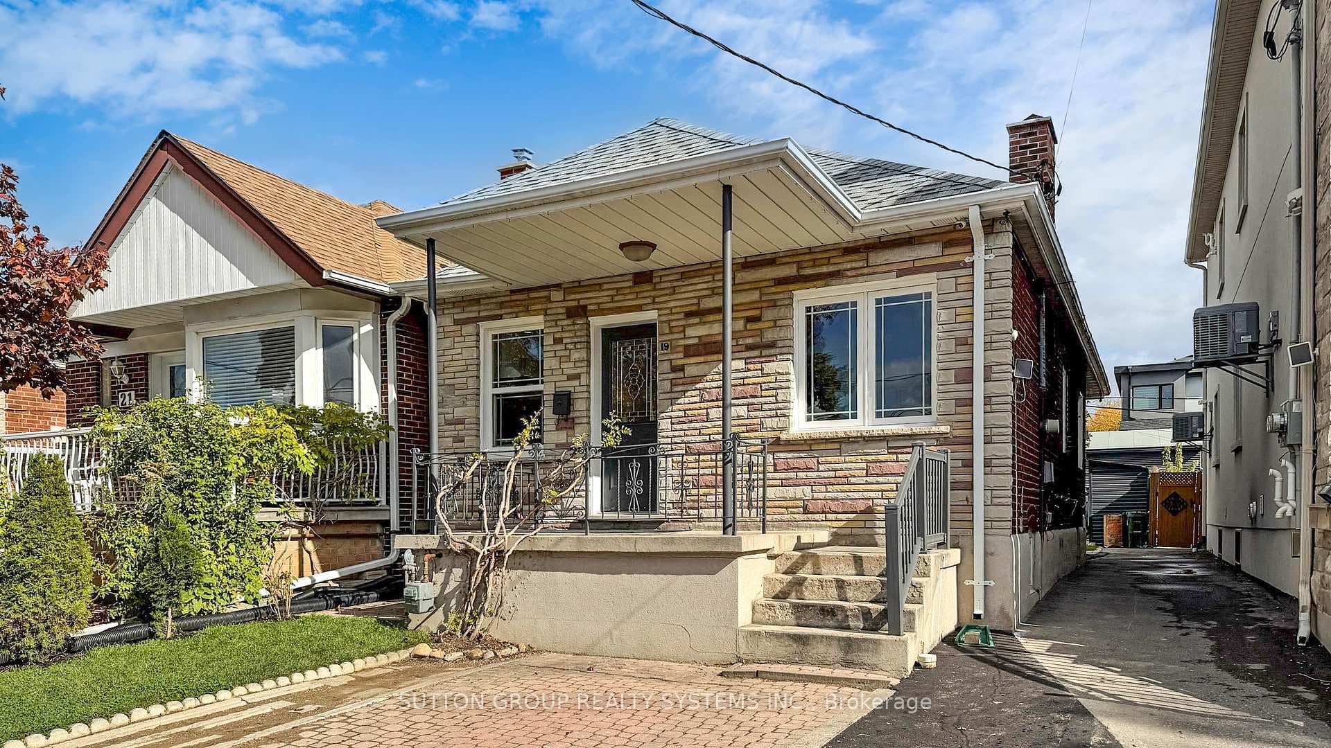 19 Montcalm Avenue, York / Weston, ON M6E 4N5 - Photo 1
