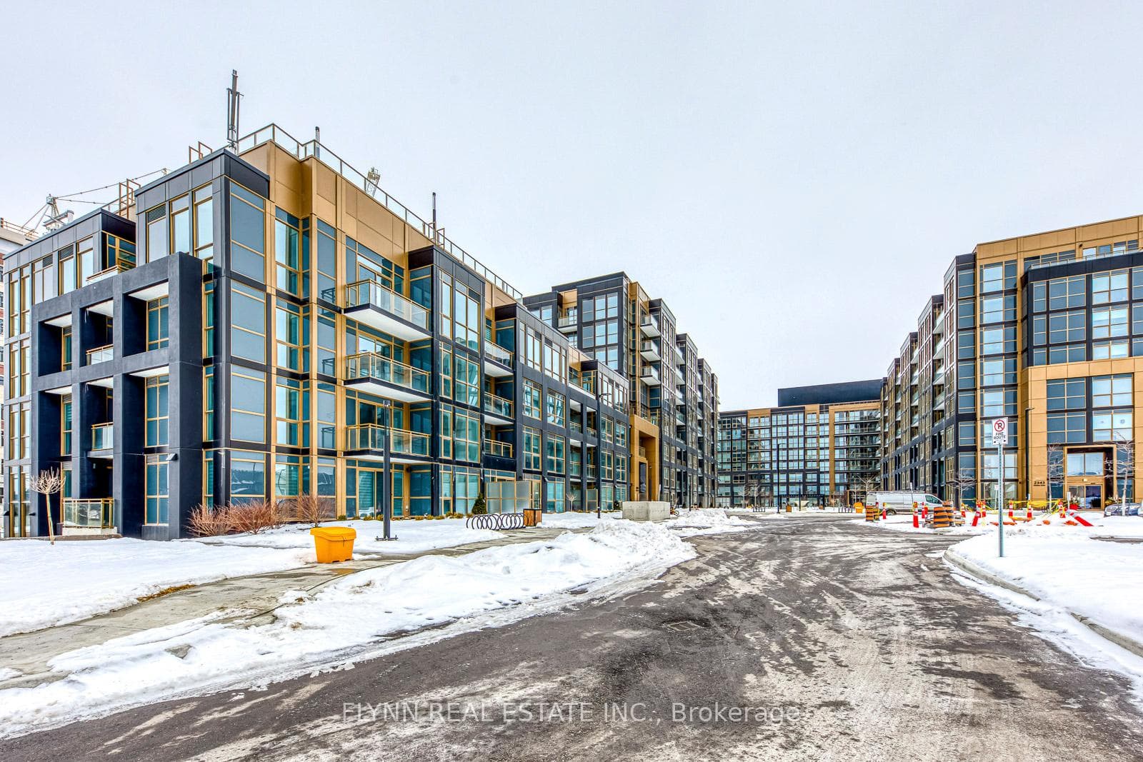 2333 Khalsa Gate Unit 402, Oakville