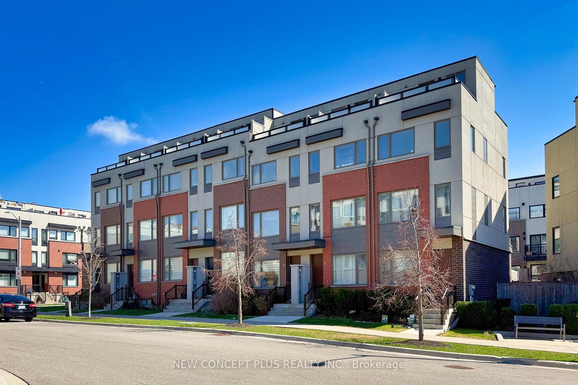 9 Thomas Mulholland Drive, Toronto W05