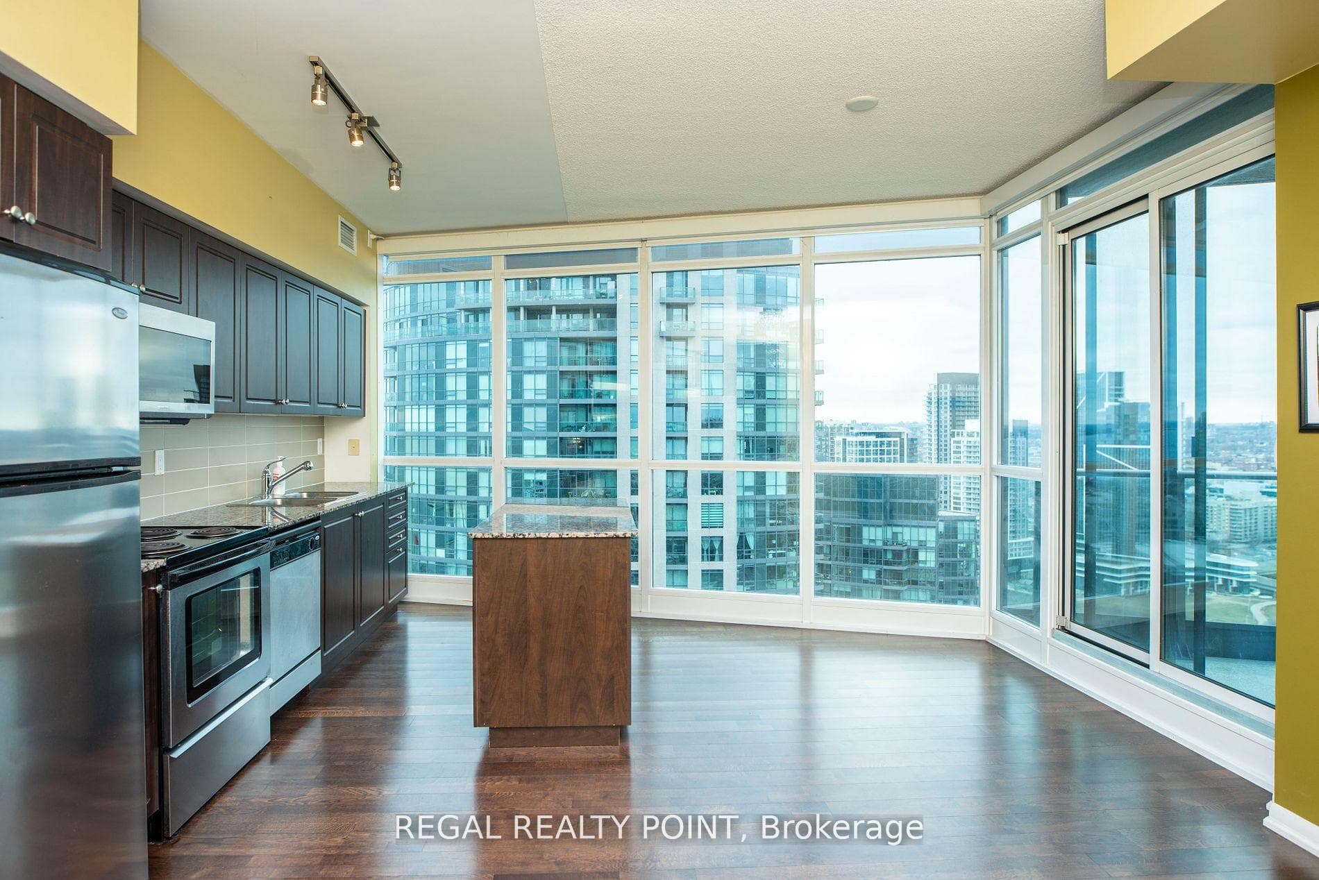 215 Fort York Boulevard Unit 3410, Downtown Toronto / Waterfront, ON M5V 4A2 - Photo 1
